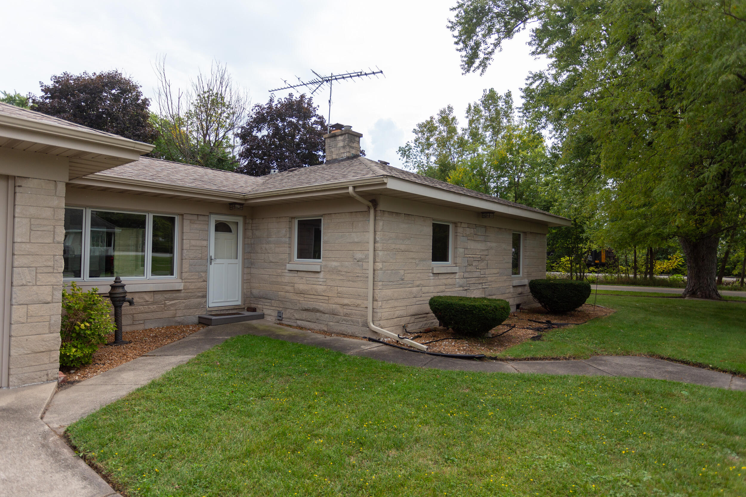 601 E Main Street, La Crosse, IN 46348; Image #29