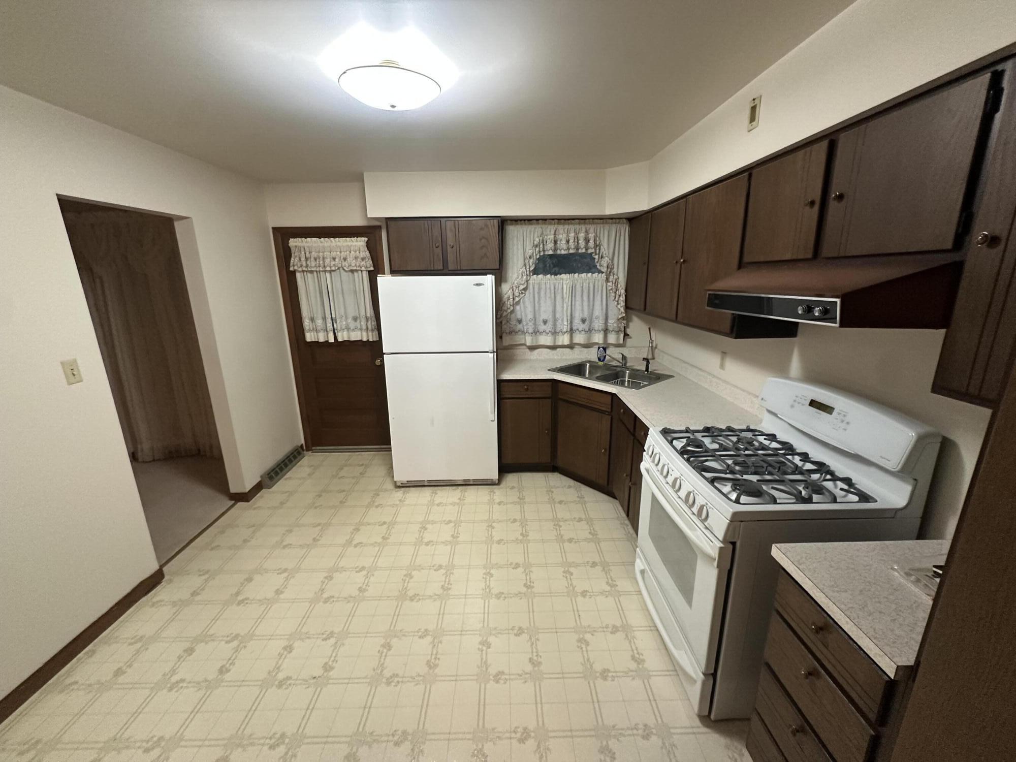 240 Rush Court, Hobart, IN 46342; Image #5