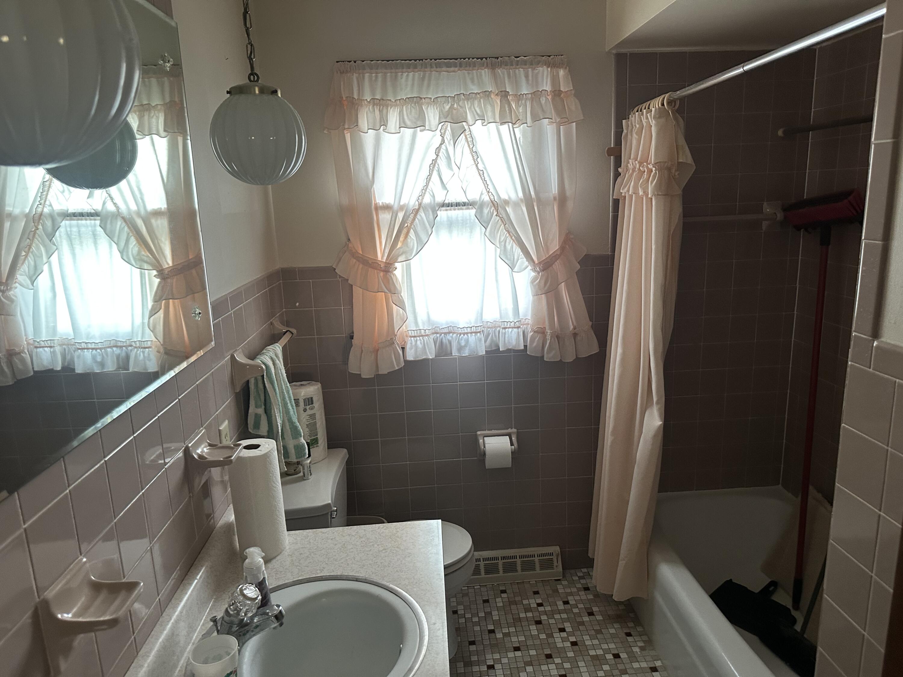240 Rush Court, Hobart, IN 46342; Image #8