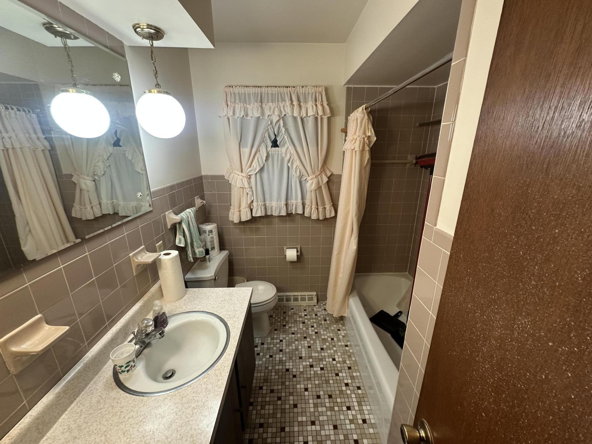 240 Rush Court, Hobart, IN 46342; Image #9