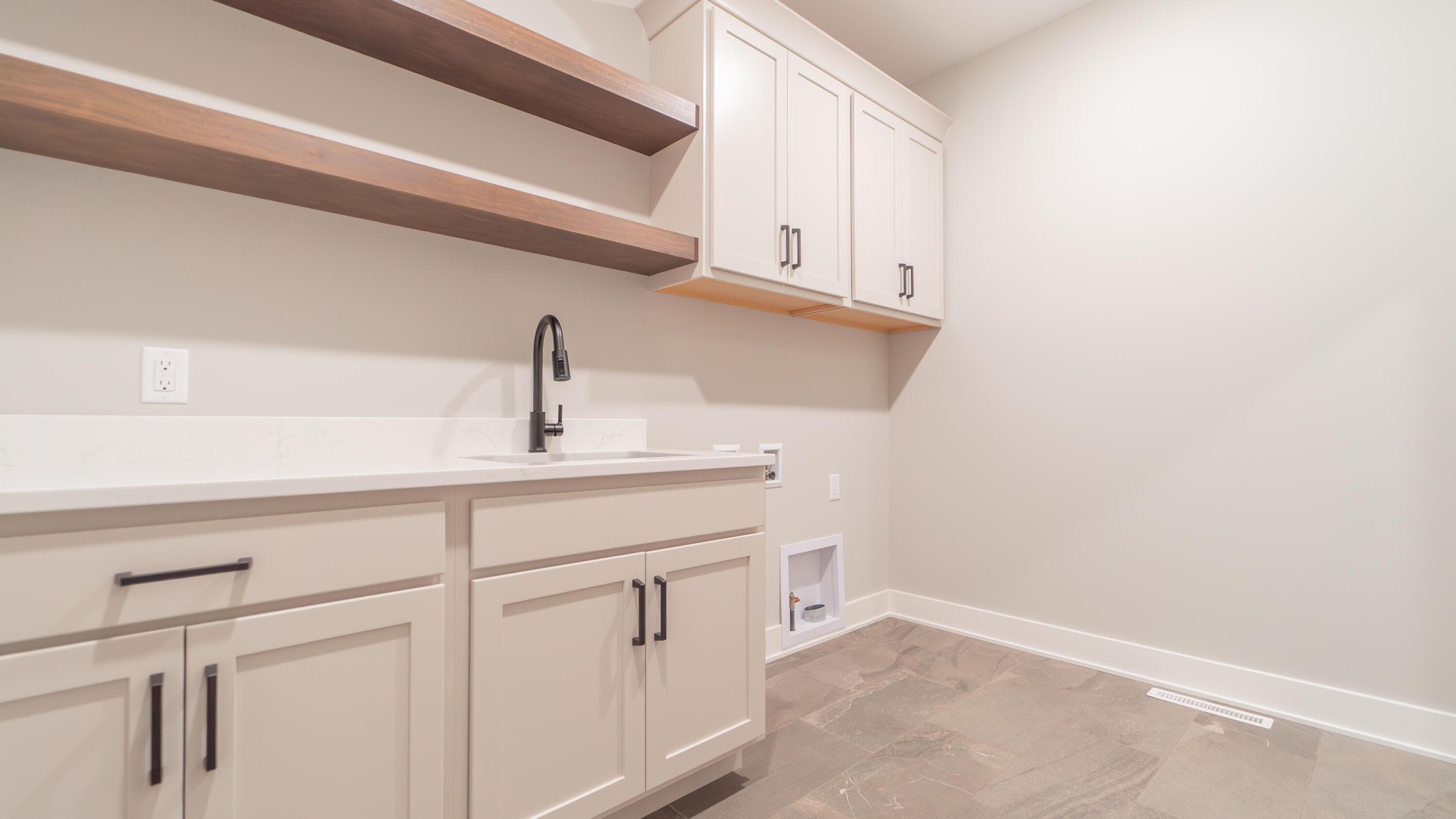 161 N Winterberry Drive, Valparaiso, IN 46385; Image #21