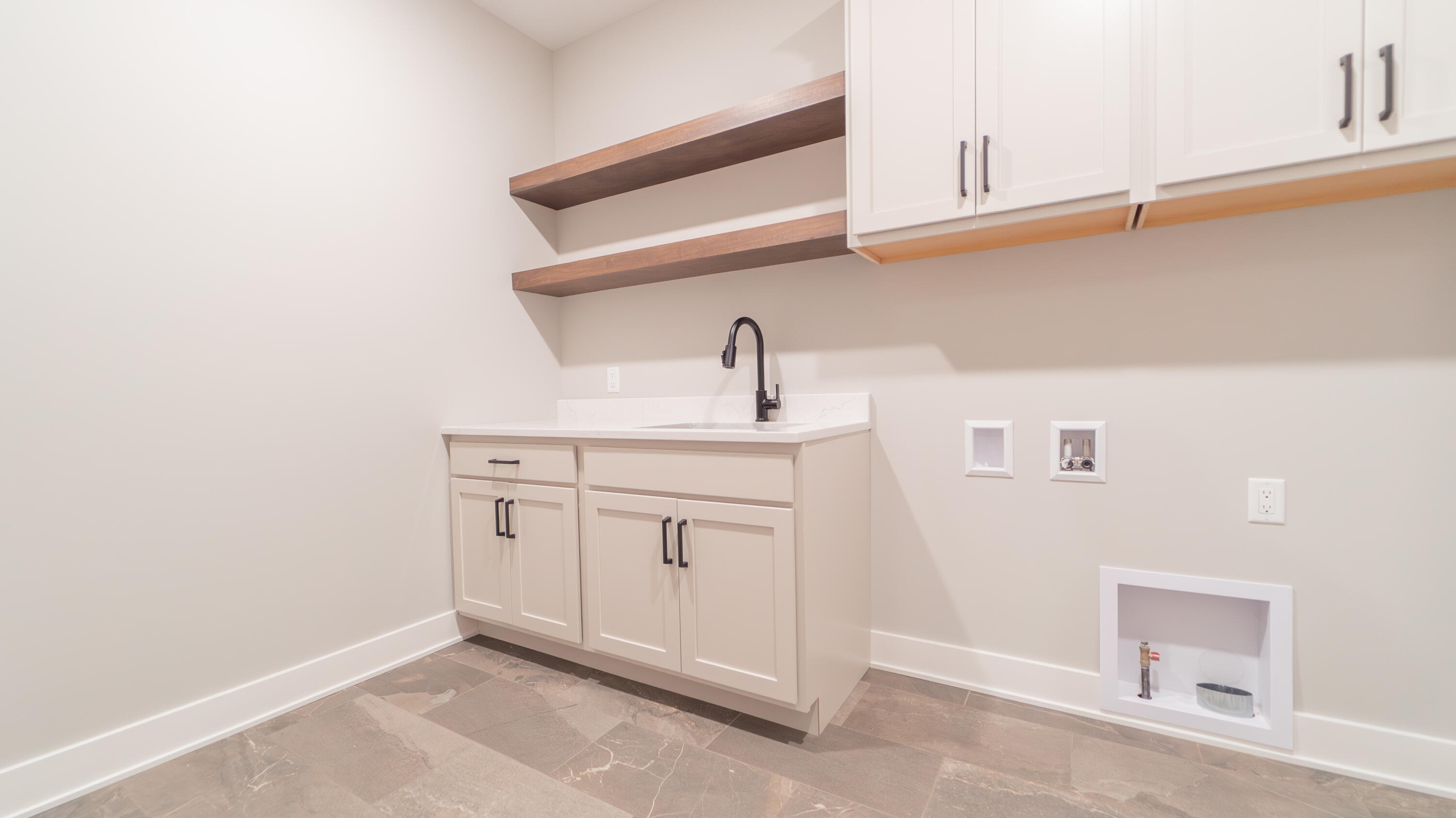 161 N Winterberry Drive, Valparaiso, IN 46385; Image #23