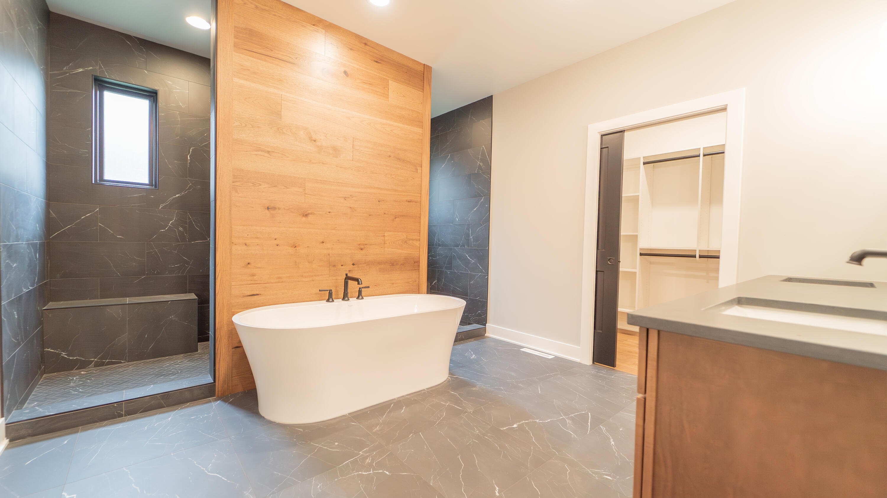 161 N Winterberry Drive, Valparaiso, IN 46385; Image #34