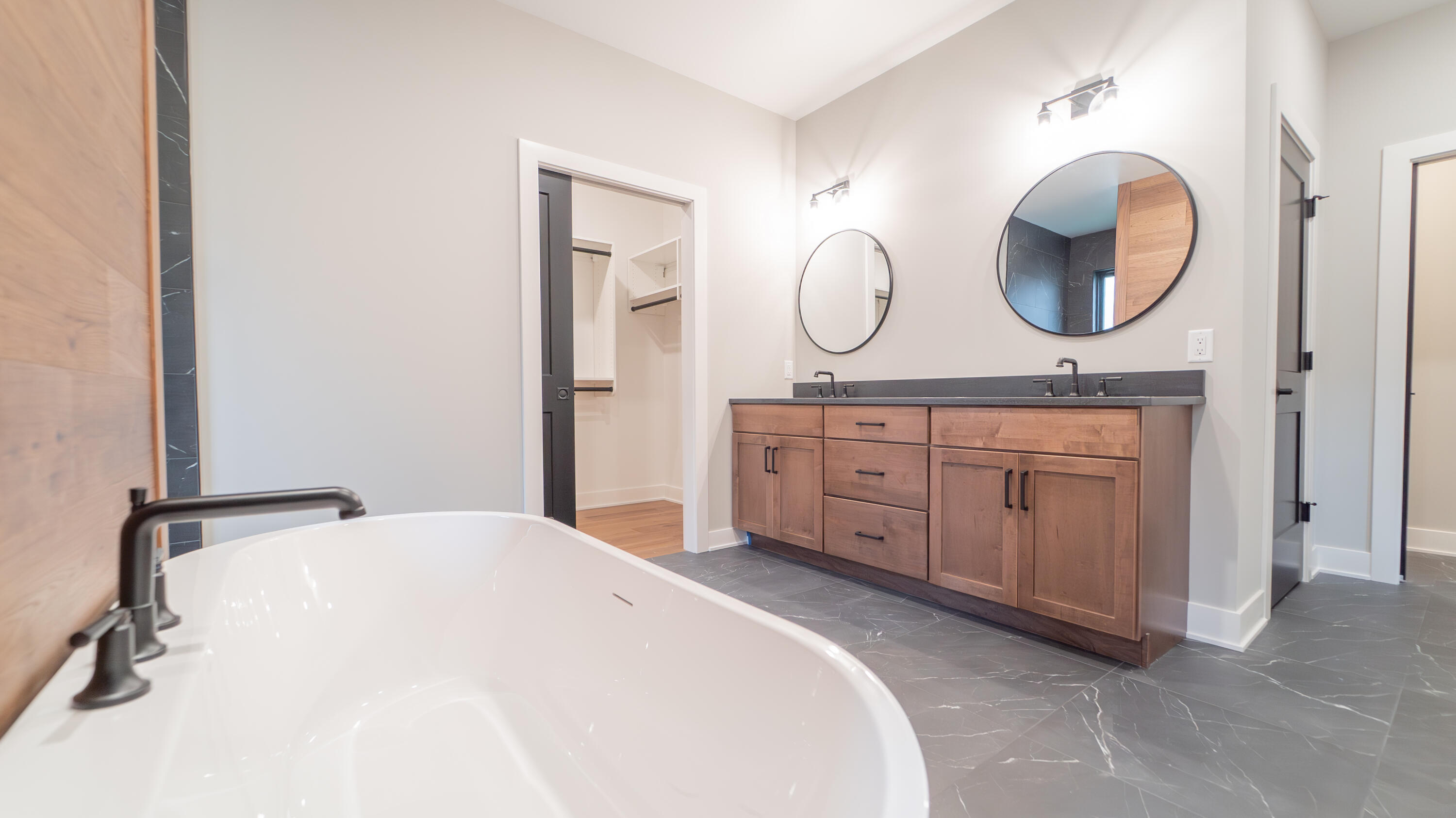 161 N Winterberry Drive, Valparaiso, IN 46385; Image #41