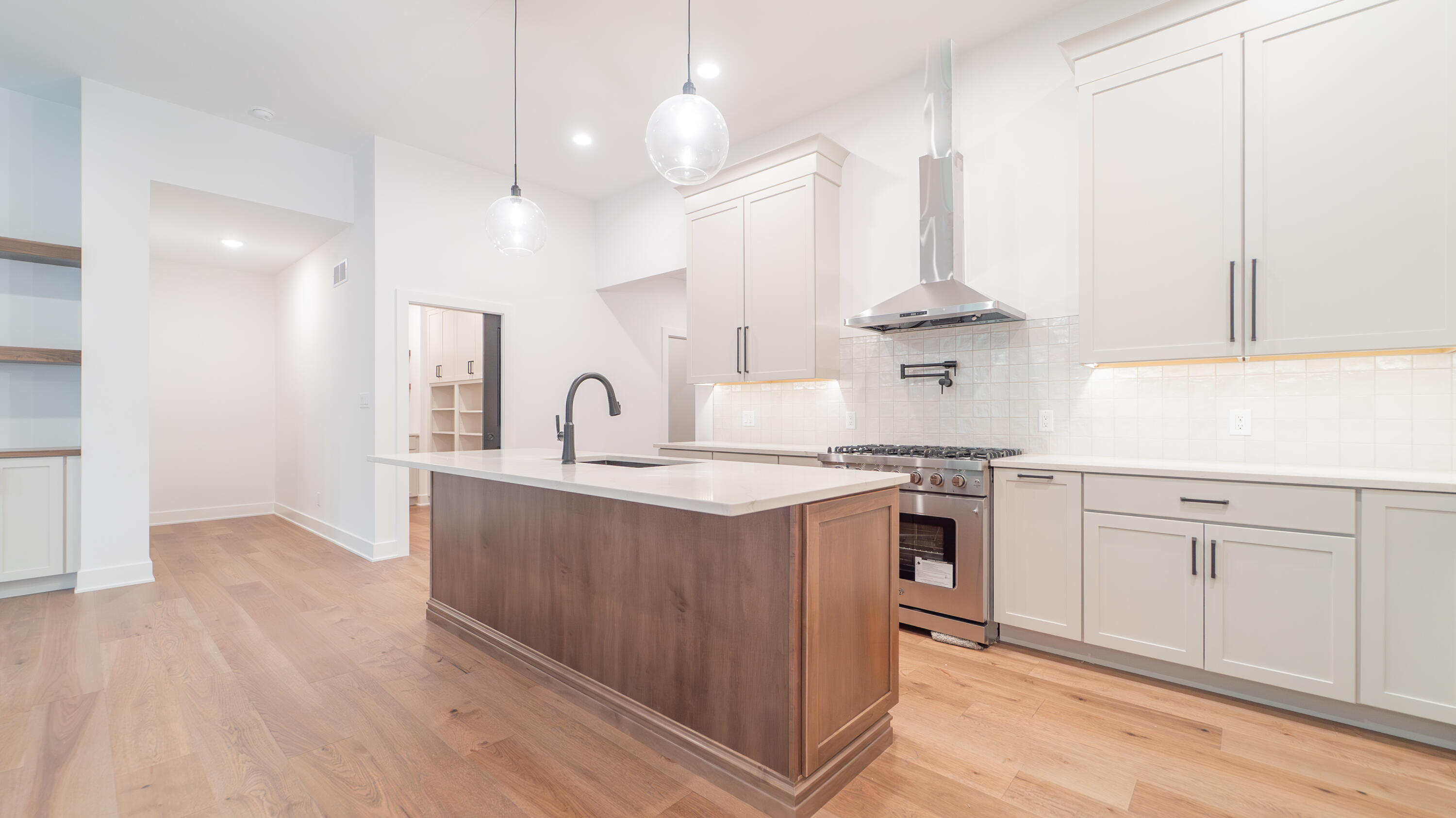 161 N Winterberry Drive, Valparaiso, IN 46385; Image #6