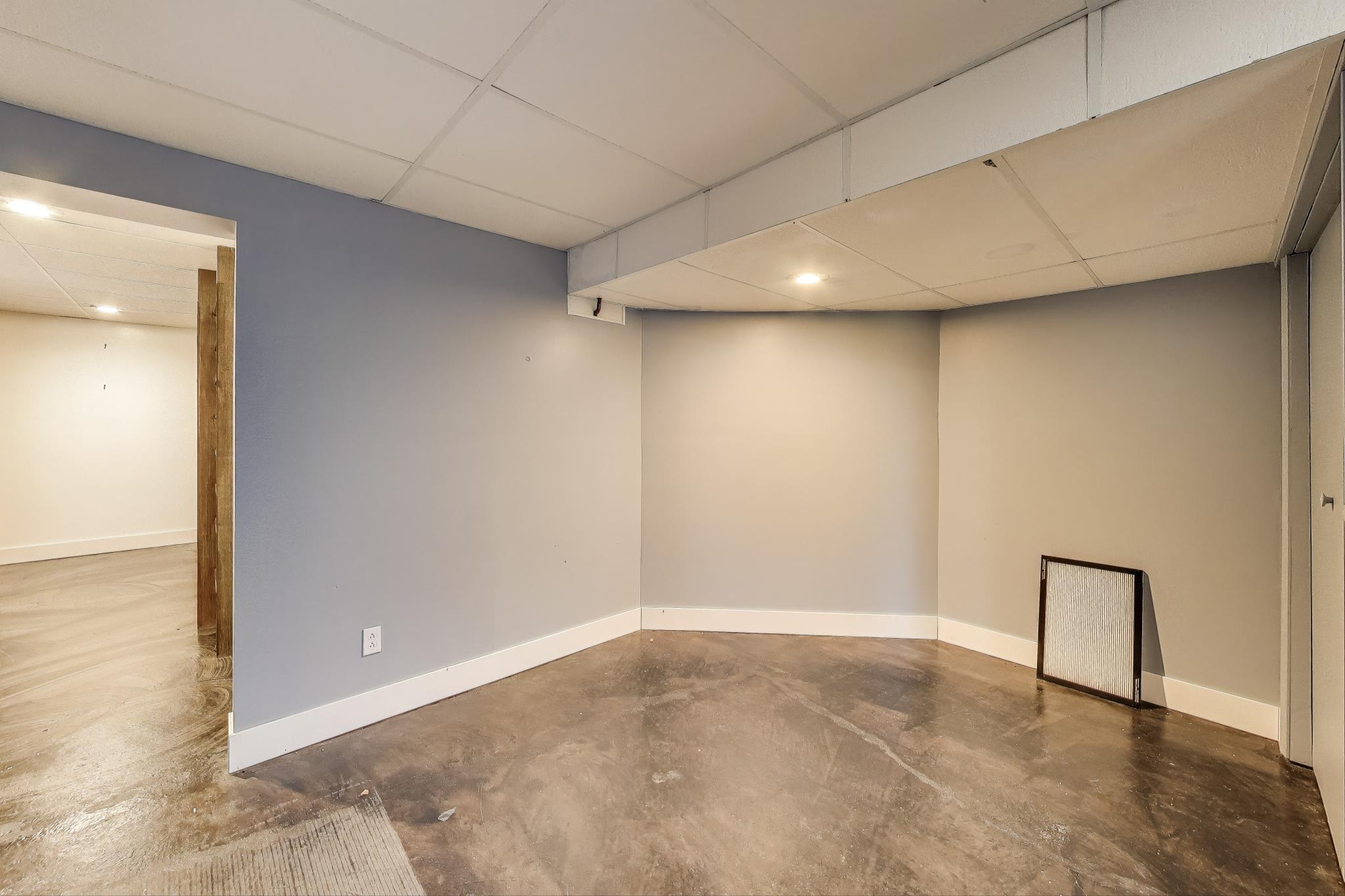 33791 Early Road, New Carlisle, IN 46552; Image #40