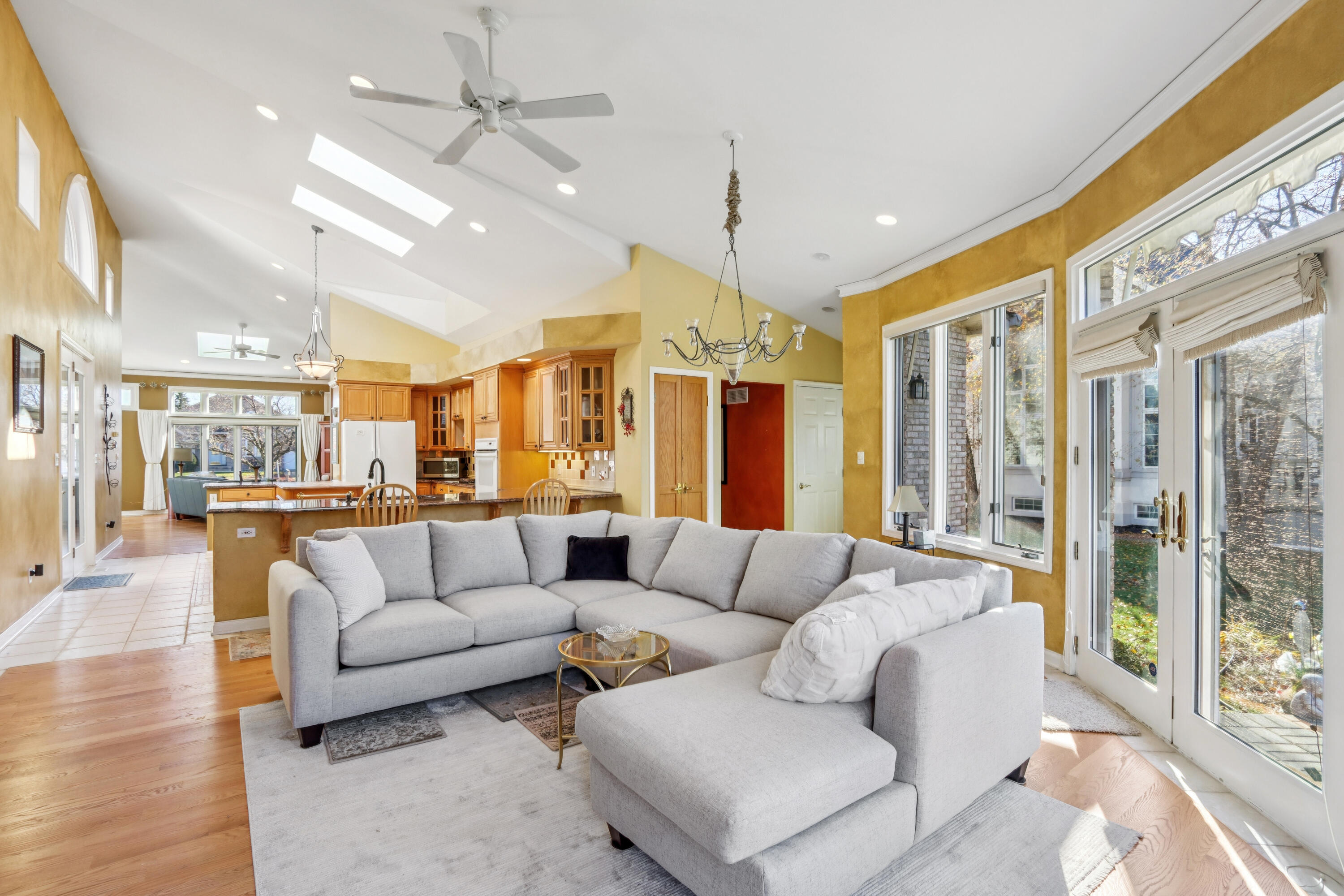 828 Royal Dublin Lane, Dyer, IN 46311; Image #17