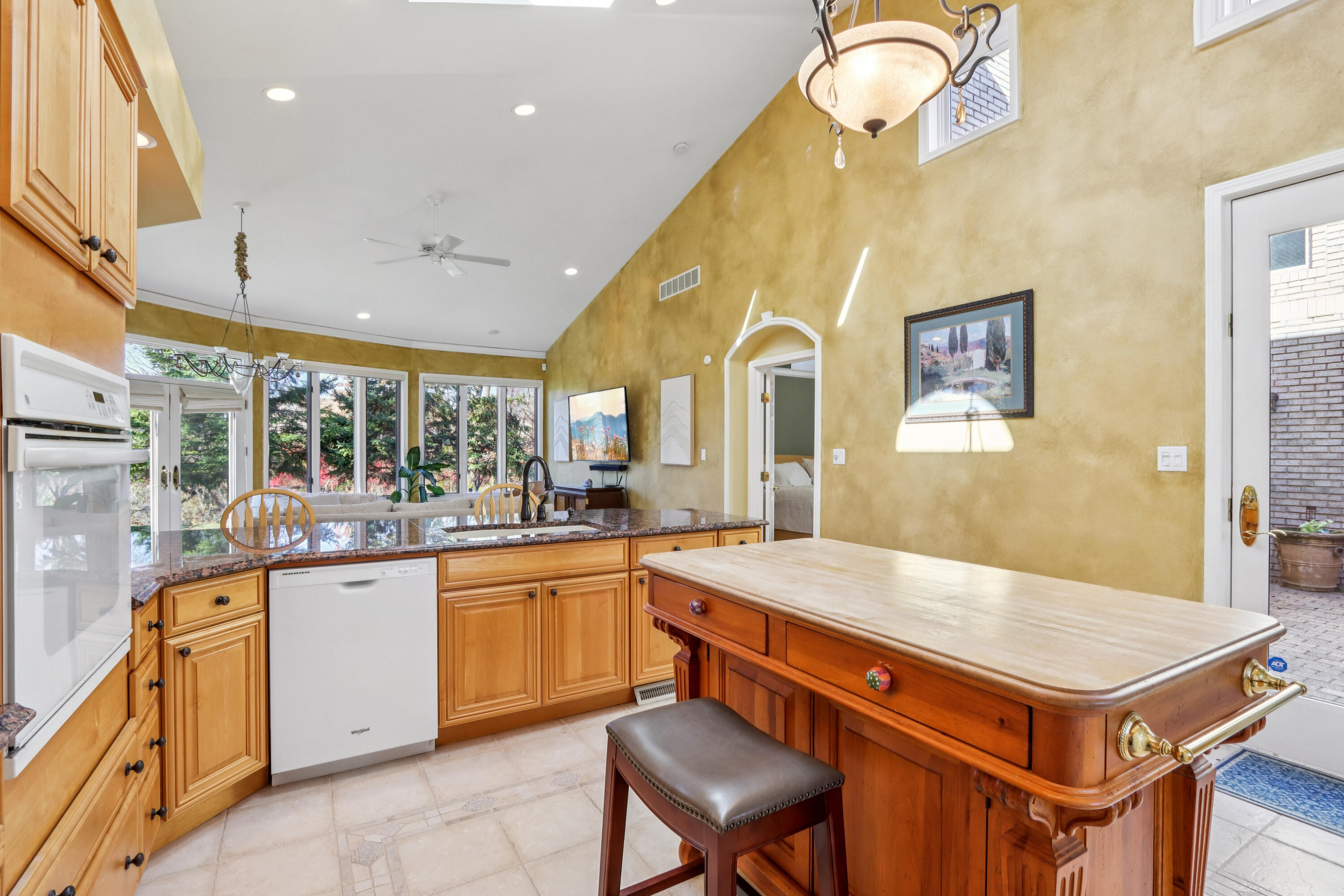 828 Royal Dublin Lane, Dyer, IN 46311; Image #25