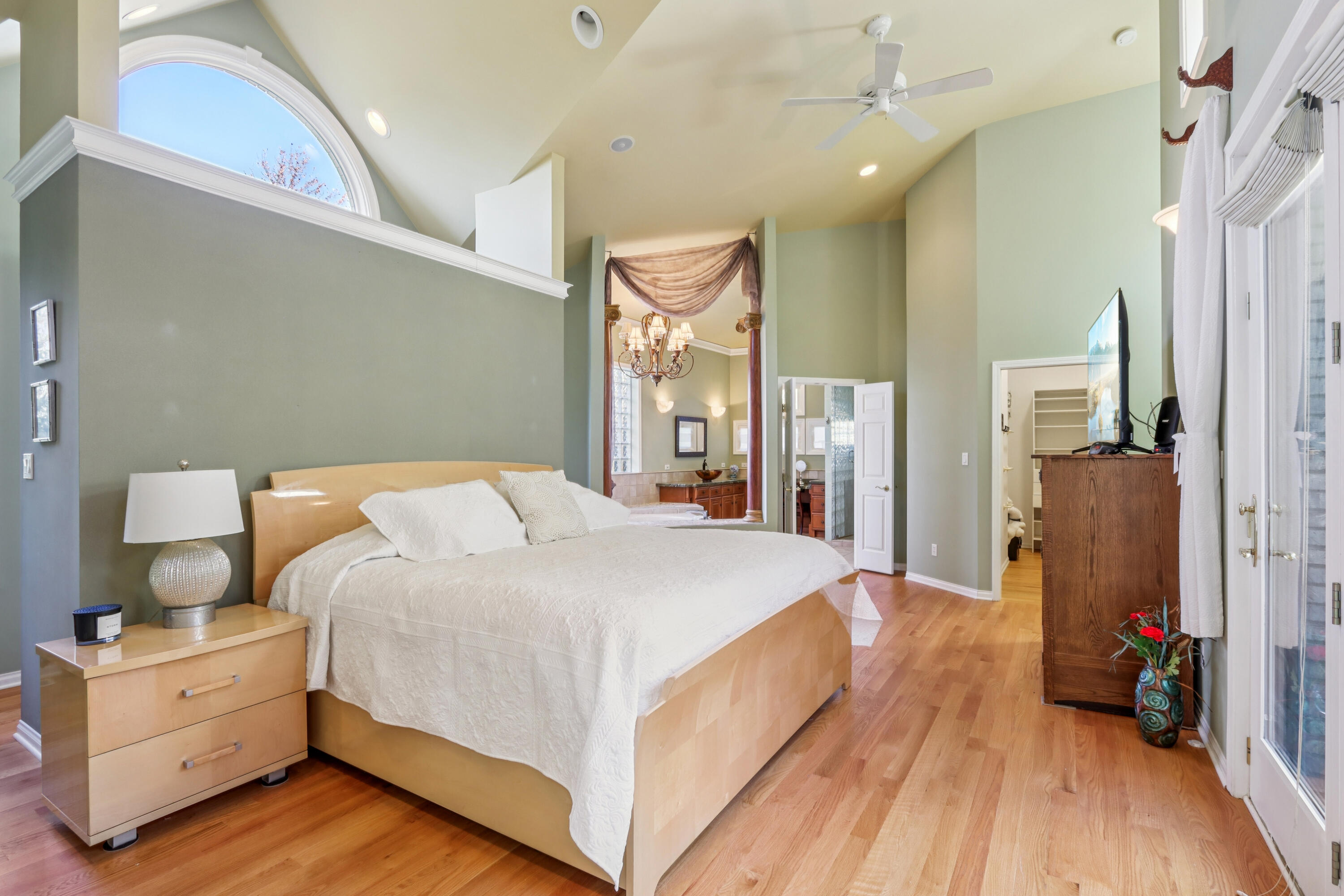 828 Royal Dublin Lane, Dyer, IN 46311; Image #26