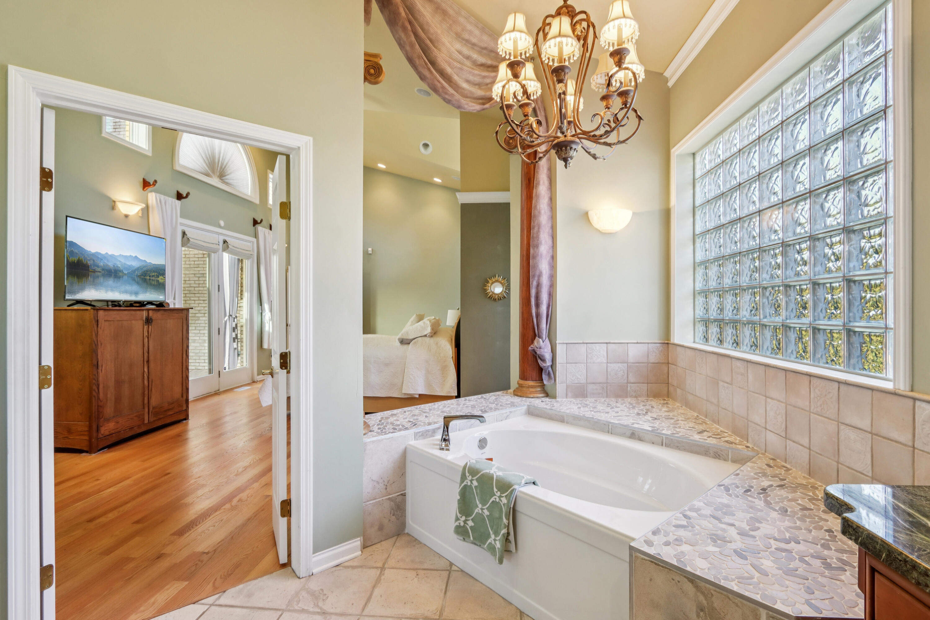 828 Royal Dublin Lane, Dyer, IN 46311; Image #29