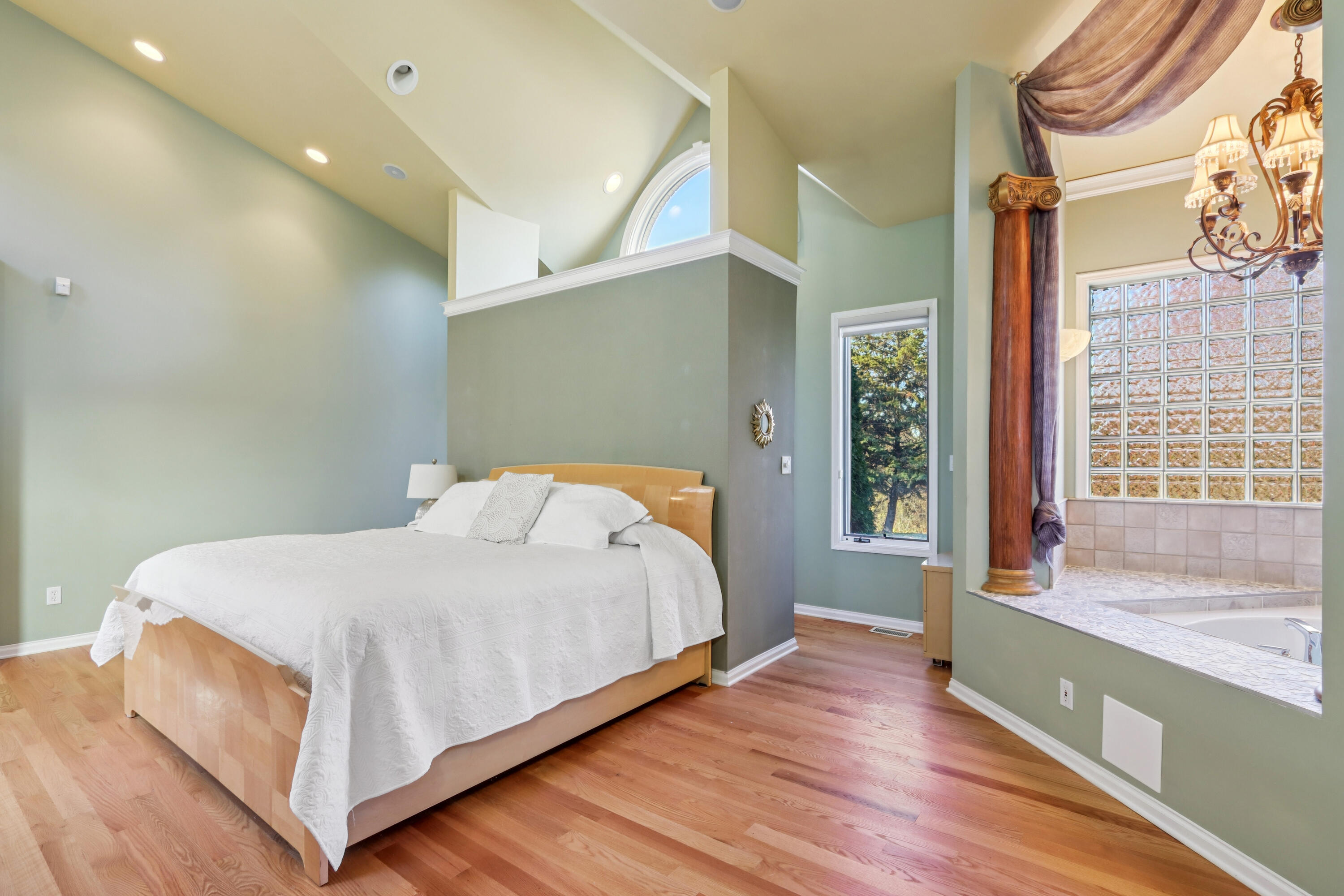 828 Royal Dublin Lane, Dyer, IN 46311; Image #31