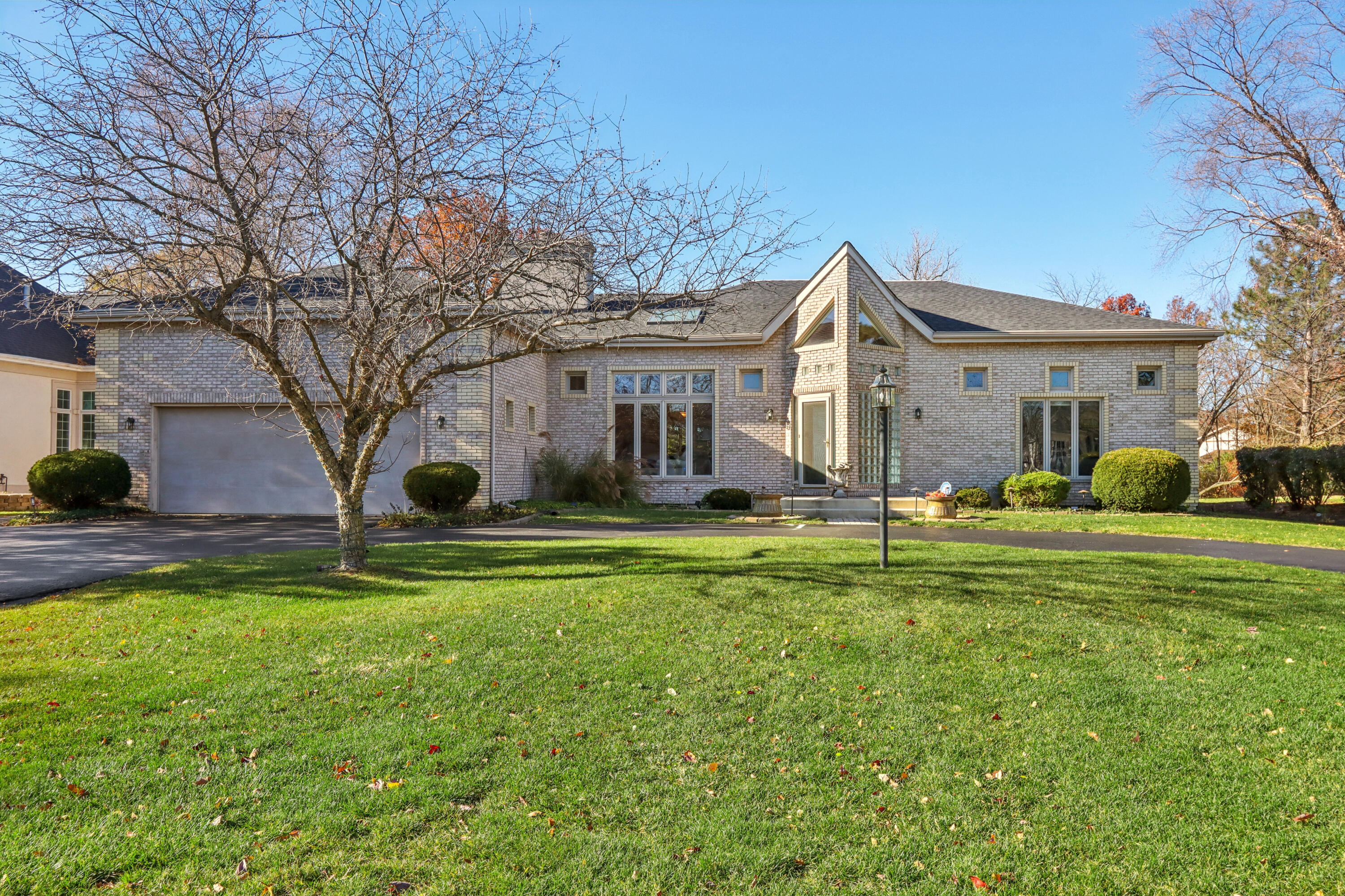 828 Royal Dublin Lane, Dyer, IN 46311; Image #4