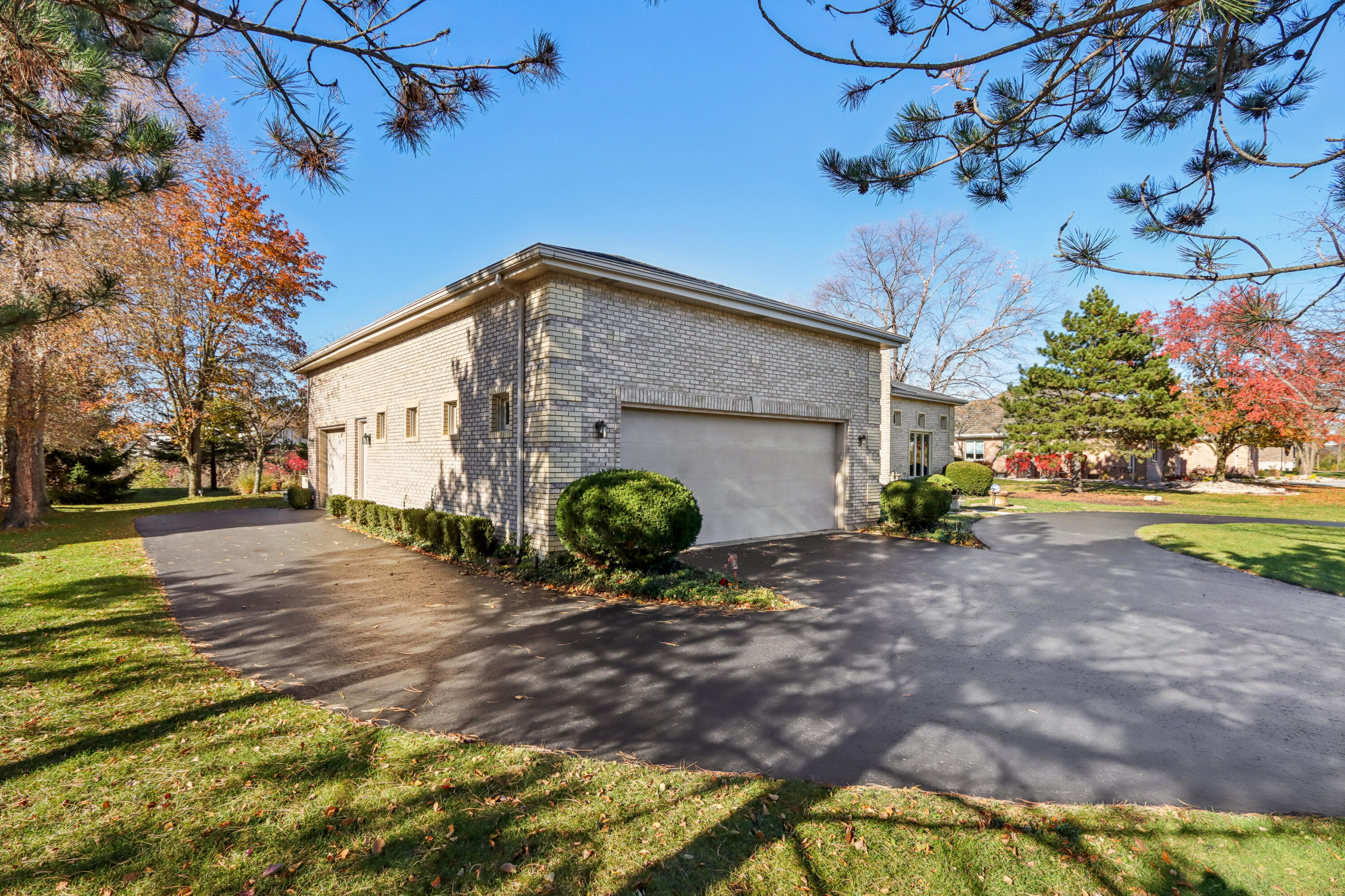 828 Royal Dublin Lane, Dyer, IN 46311; Image #9