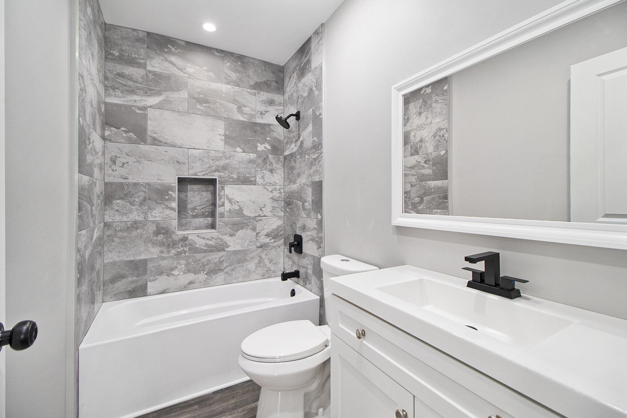 4124 Liverpool Road, Lake Station, IN 46405; Image #16