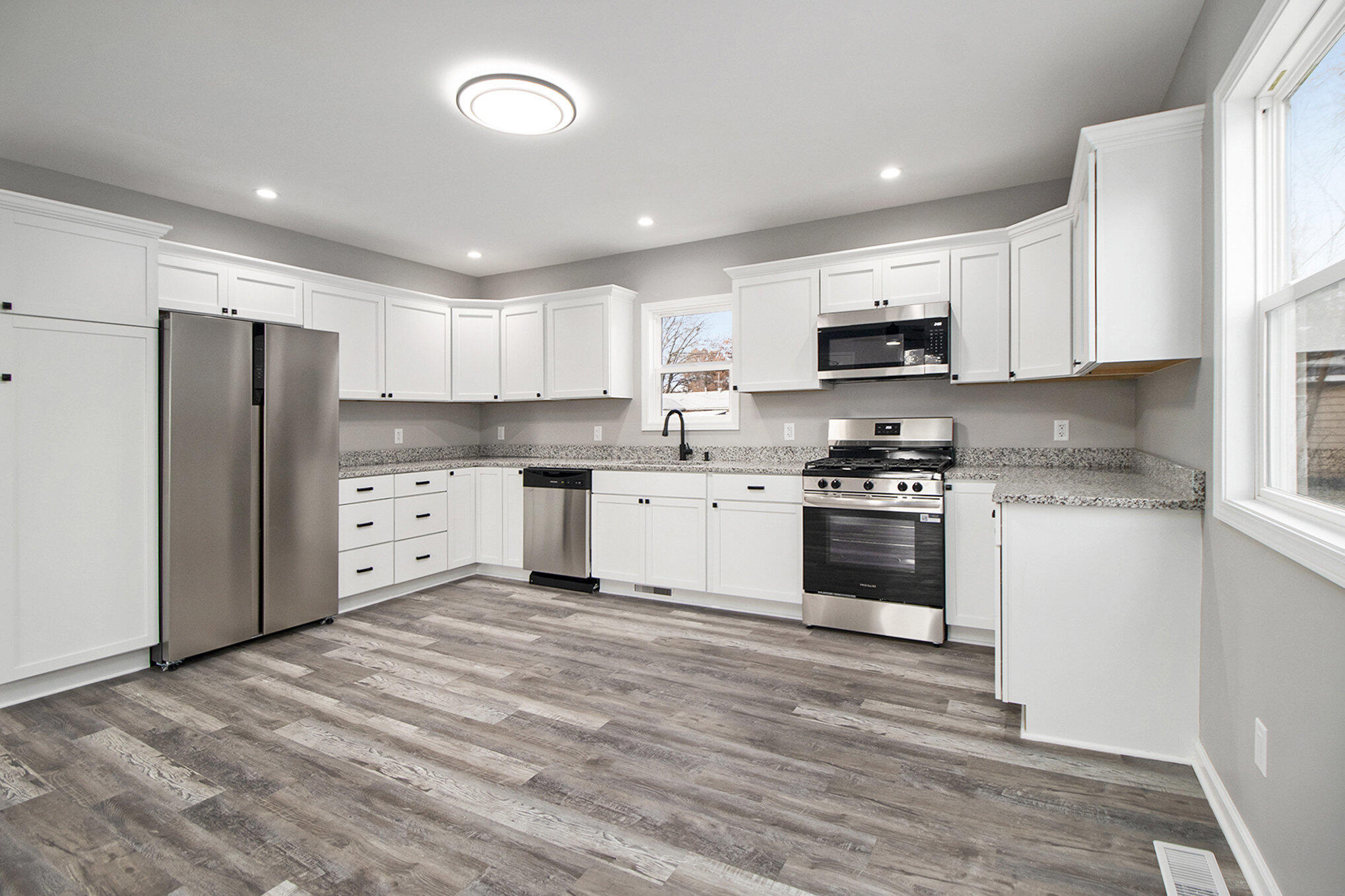 4124 Liverpool Road, Lake Station, IN 46405; Image #6