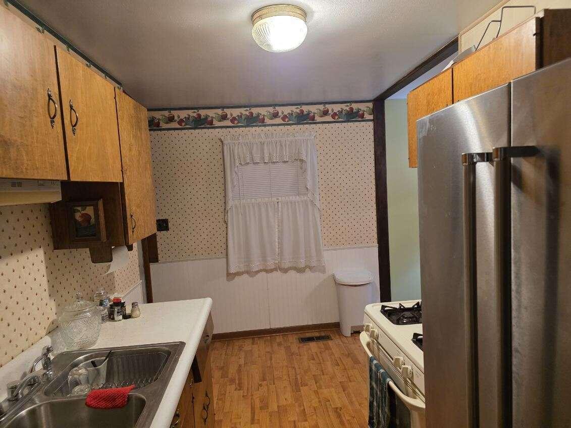 2913 Drexel Drive, Hobart, IN 46342; Image #5