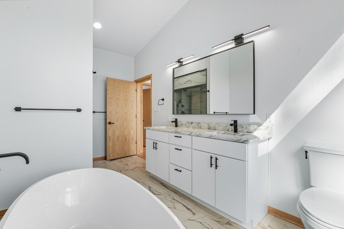 220 W 875 Road N, Valparaiso, IN 46385; Image #18