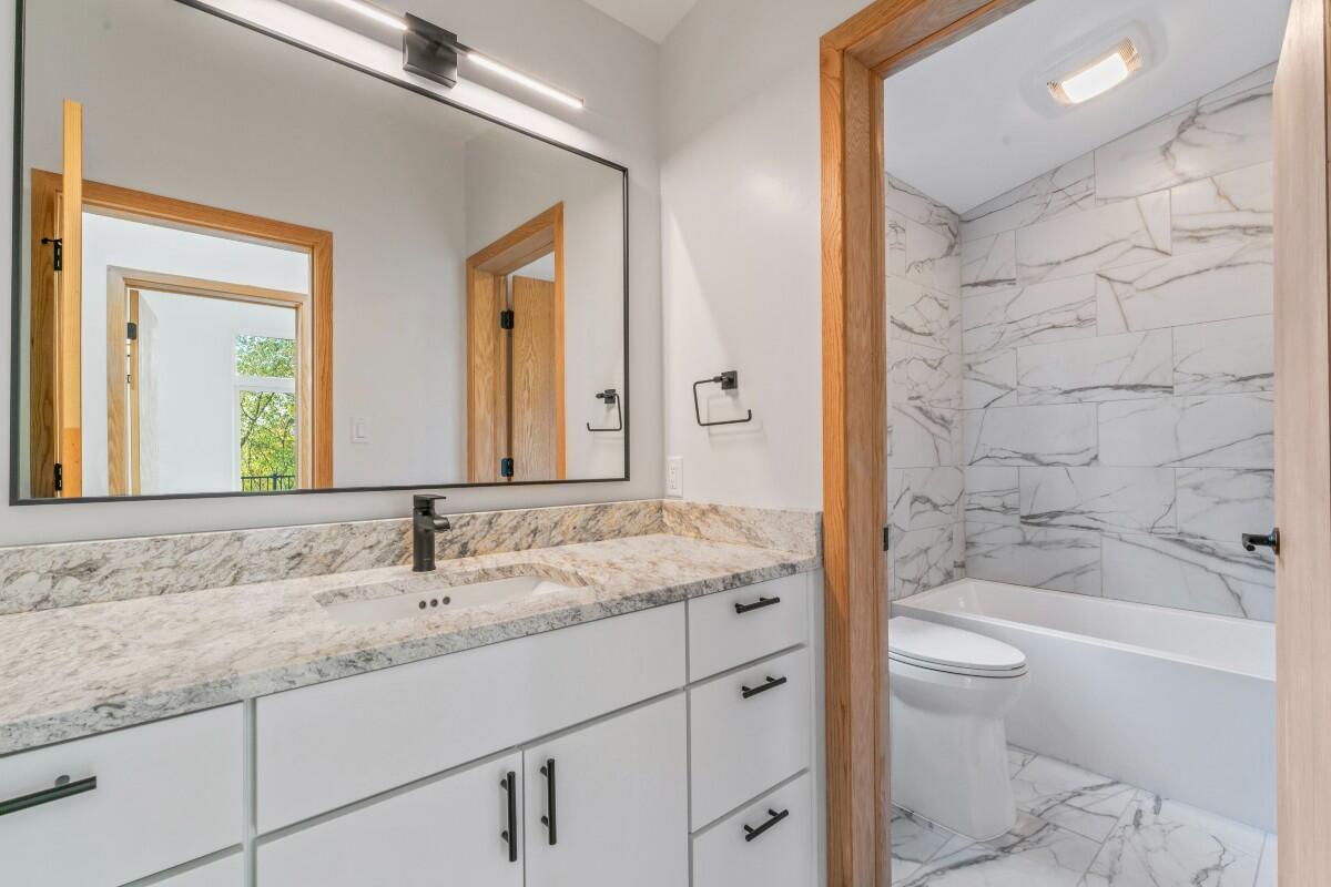 220 W 875 Road N, Valparaiso, IN 46385; Image #21