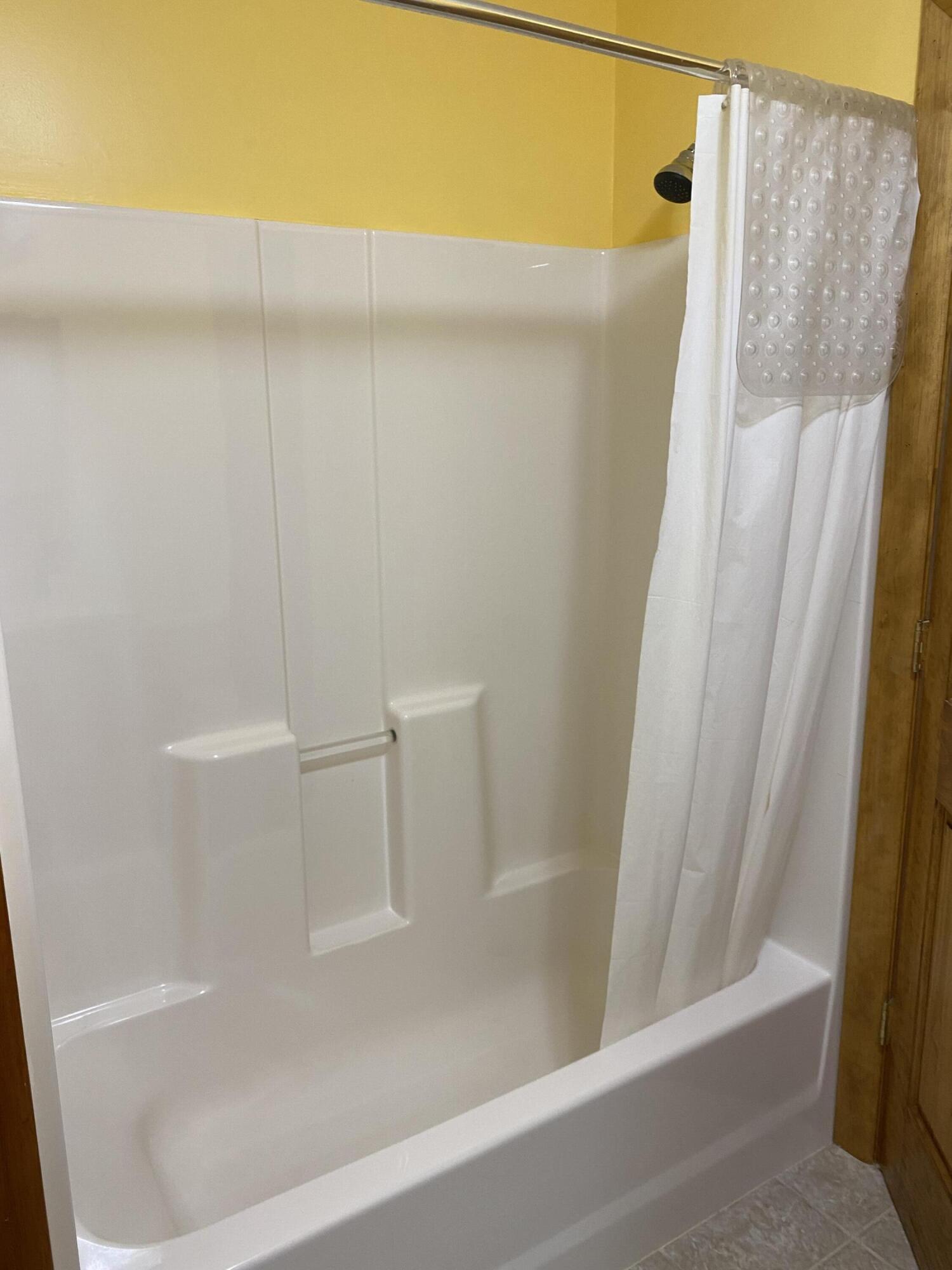 5003 White Oak Lane, Valparaiso, IN 46383; Image #15