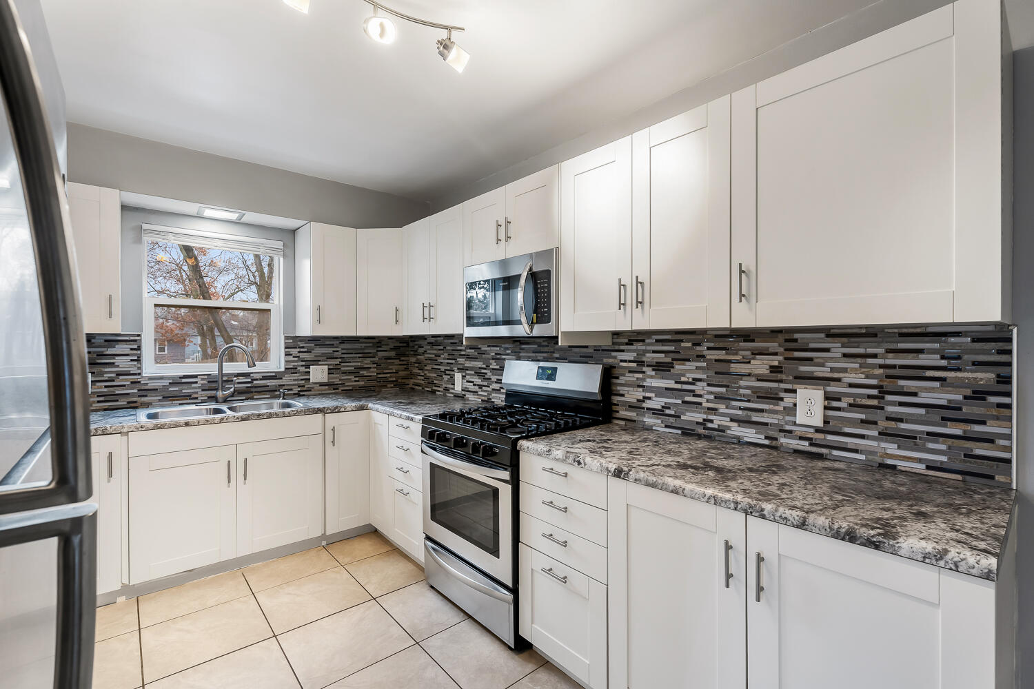 6400 Ash Avenue, Gary, IN 46403; Image #9