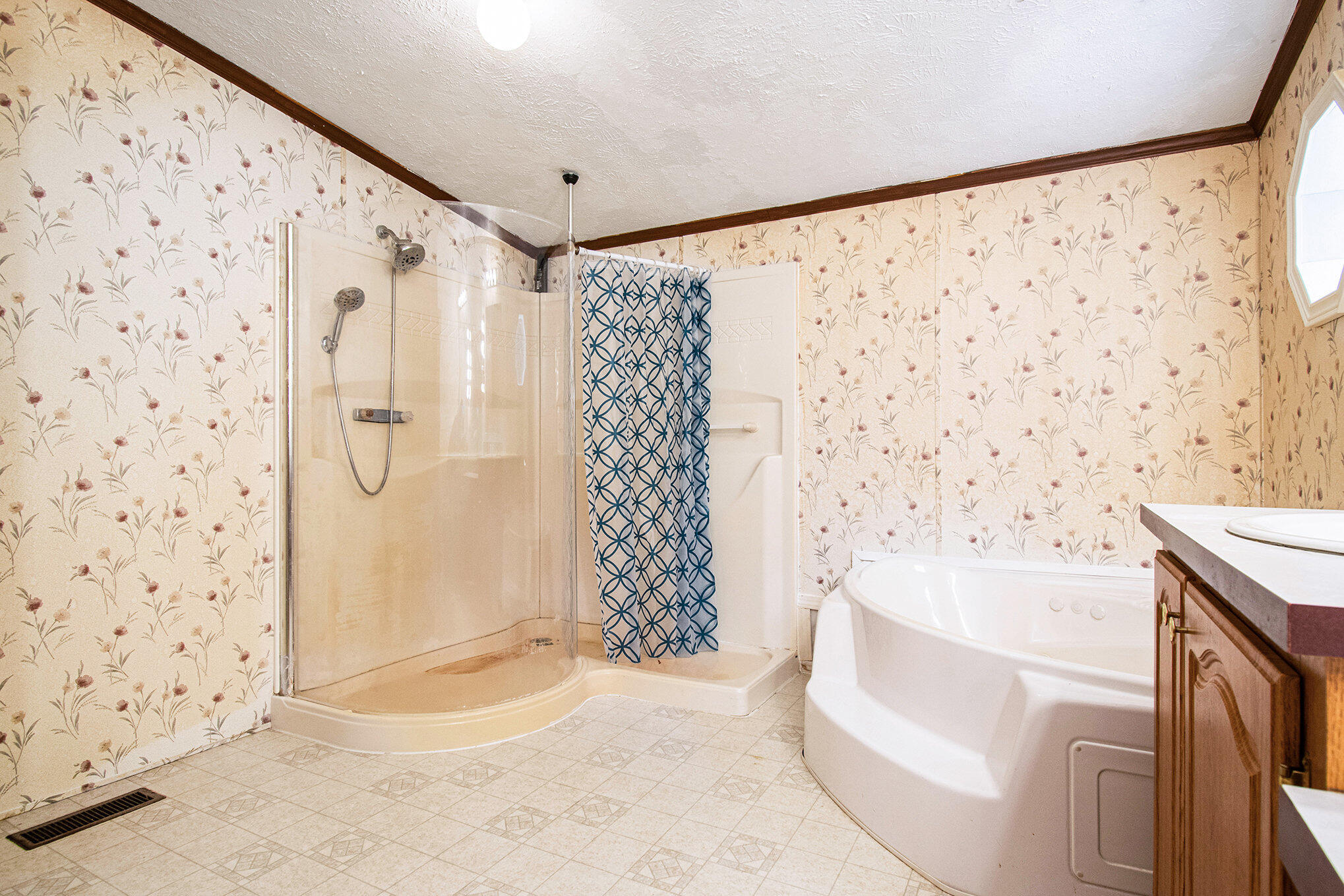 574 E 1100 N, Westville, IN 46391; Image #15