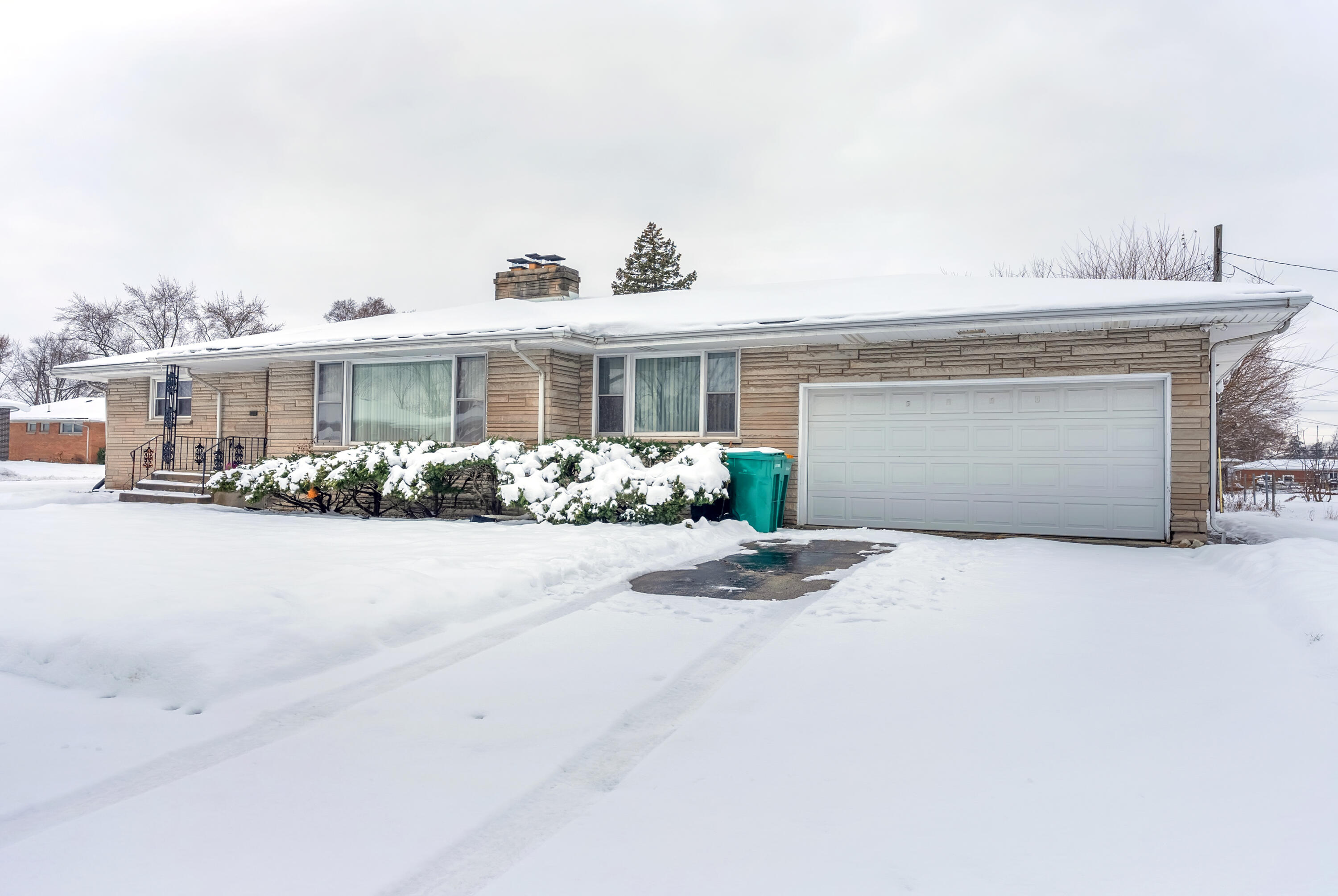 5550 Jefferson Place, Merrillville, IN 46410; Image #2