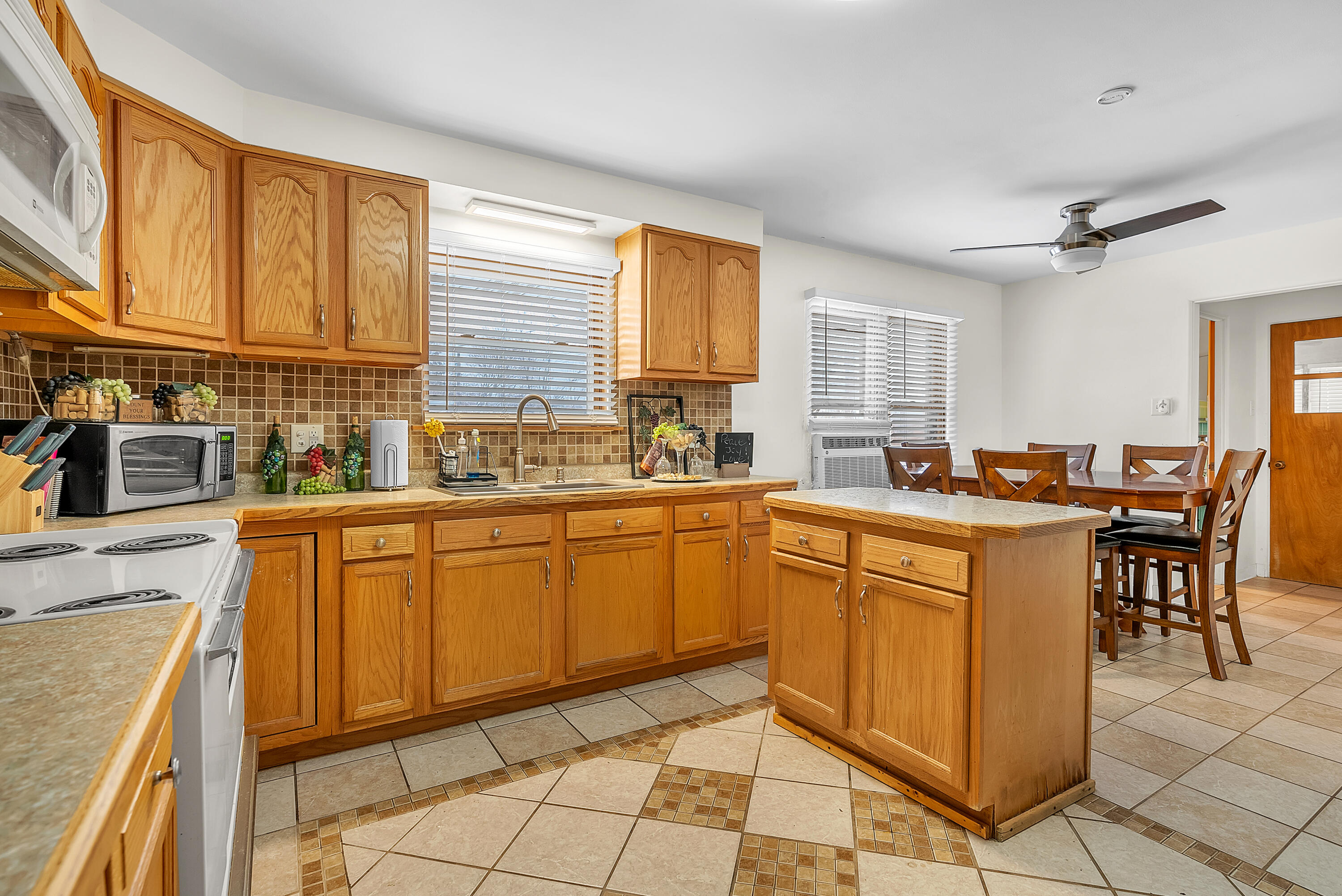 5550 Jefferson Place, Merrillville, IN 46410; Image #8
