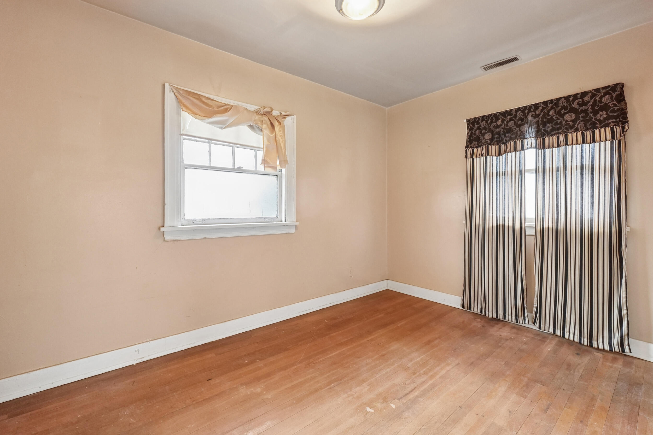568 Johnson Street, Gary, IN 46402; Image #14