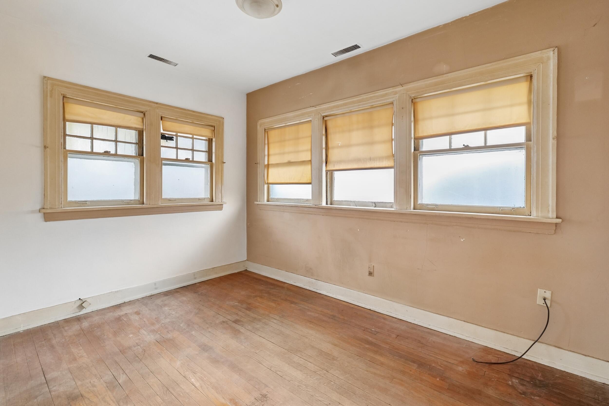 568 Johnson Street, Gary, IN 46402; Image #15
