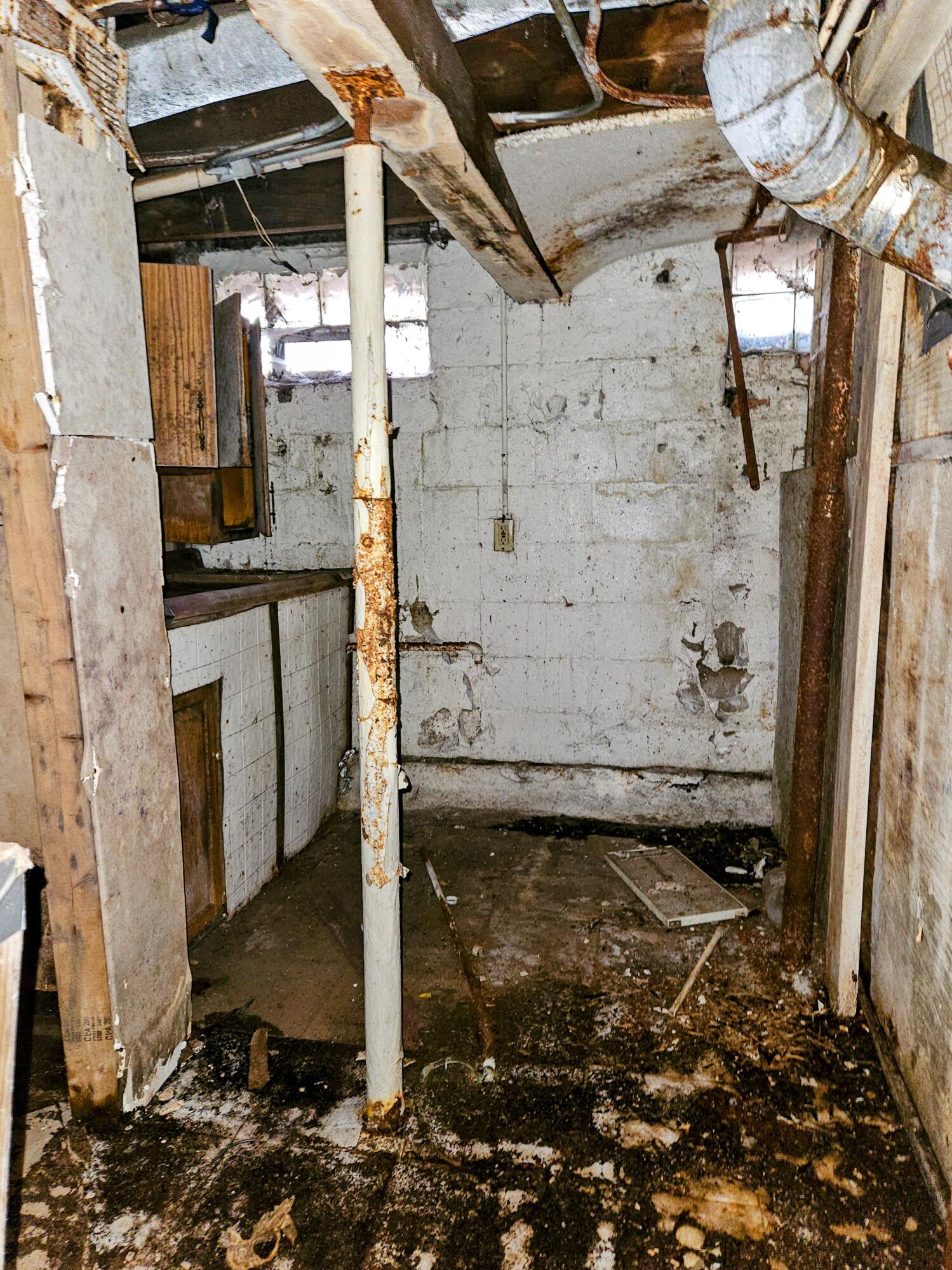 1695 W 10th Avenue, Gary, IN 46404; Image #15