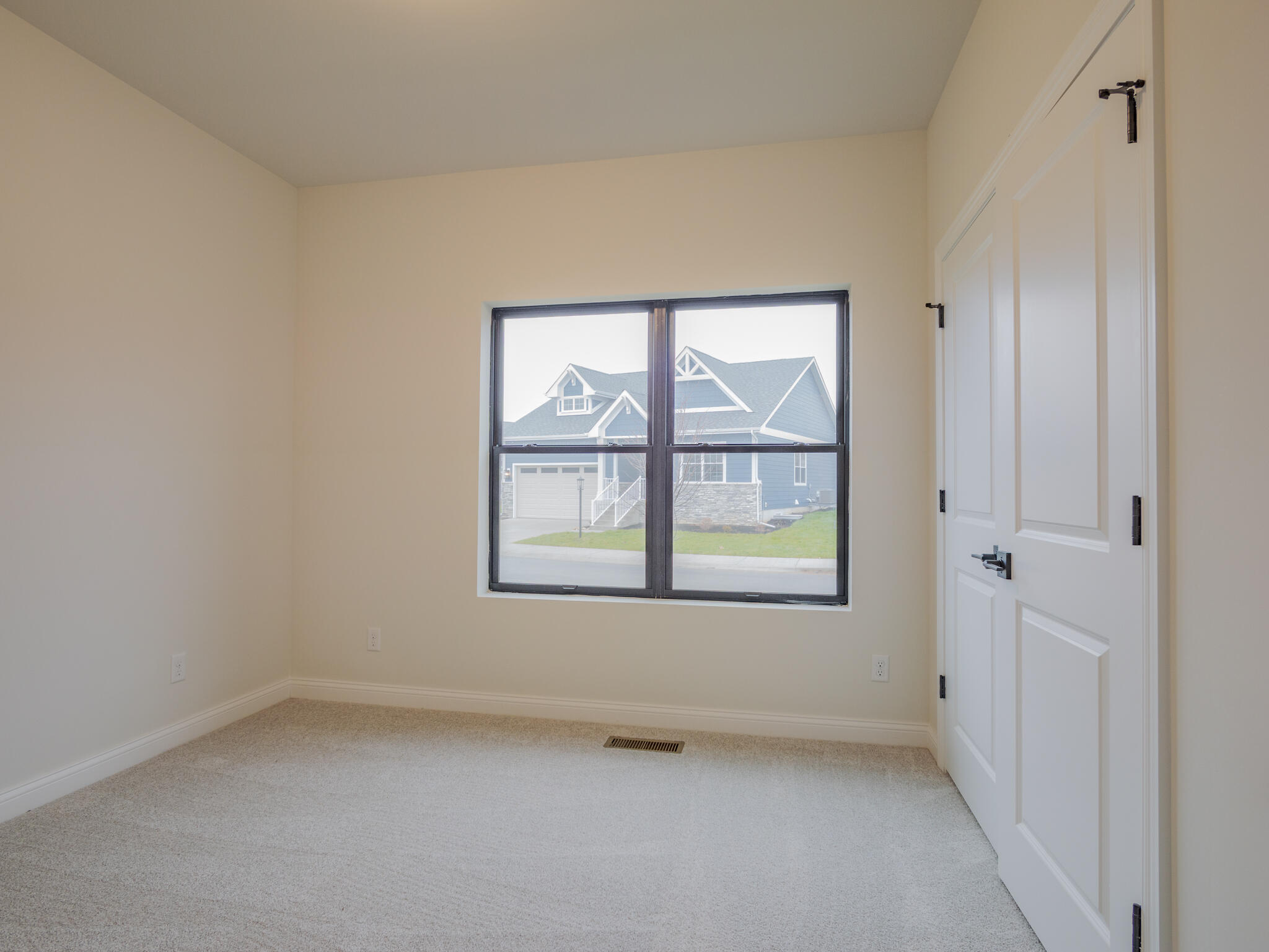 3004 Forestside Lane, Valparaiso, IN 46385; Image #7