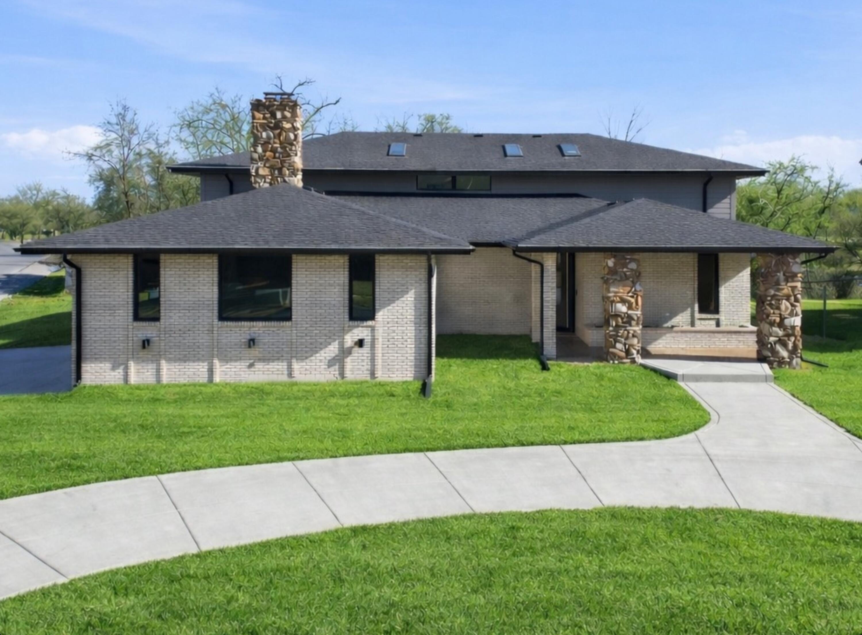 10043 Twin Creek Boulevard, Munster, IN 46321; Image #3