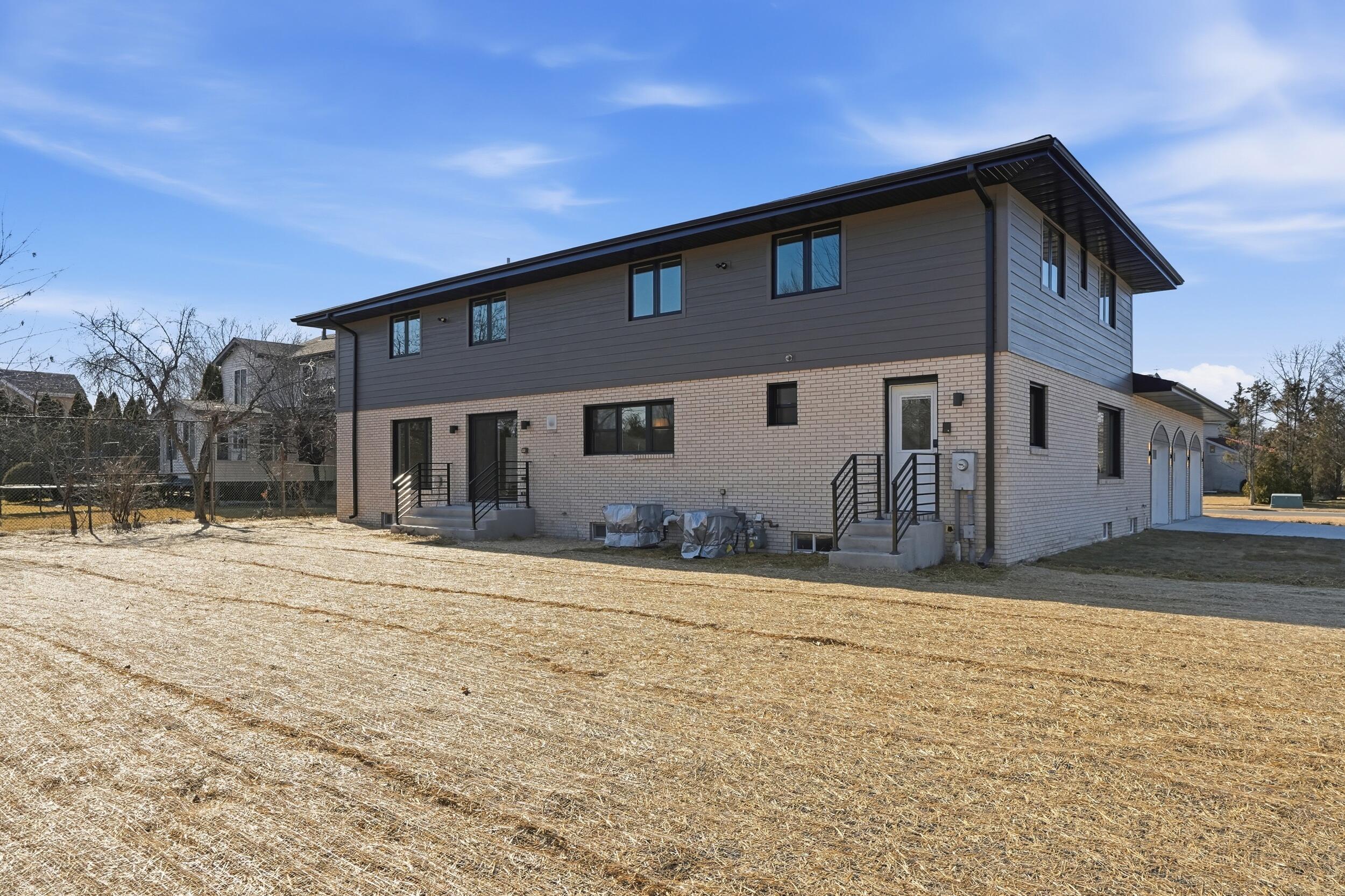 10043 Twin Creek Boulevard, Munster, IN 46321; Image #47