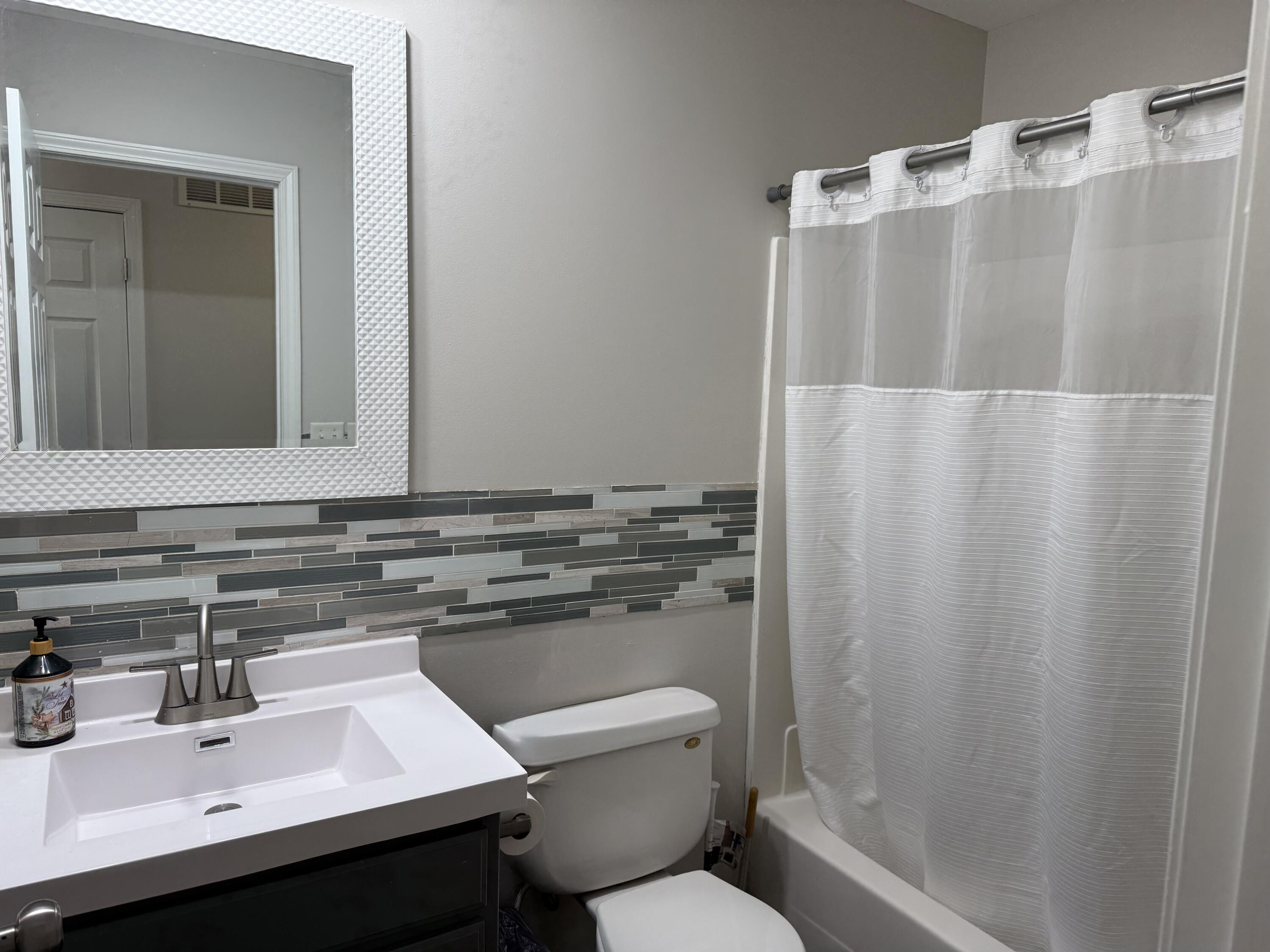 1622 N Circle View Lane, La Porte, IN 46350; Image #32