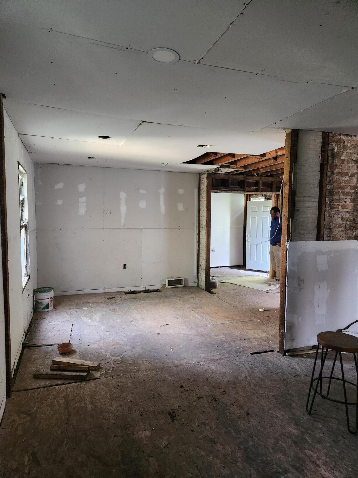 627 Tennessee Street, Gary, IN 46402; Image #16
