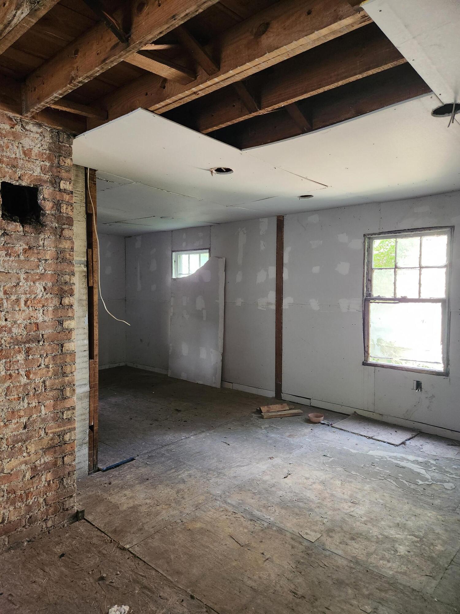 627 Tennessee Street, Gary, IN 46402; Image #17