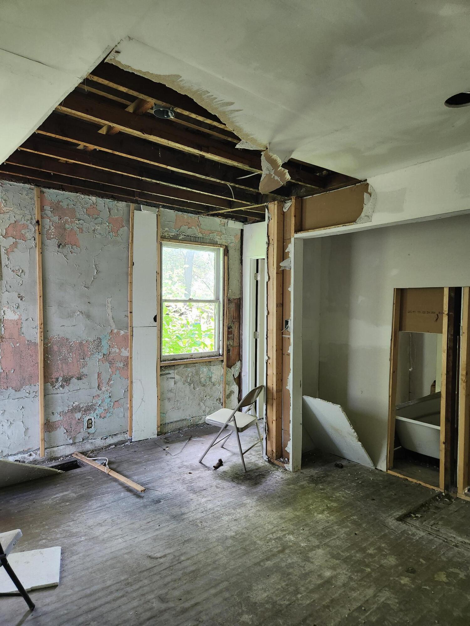 627 Tennessee Street, Gary, IN 46402; Image #18