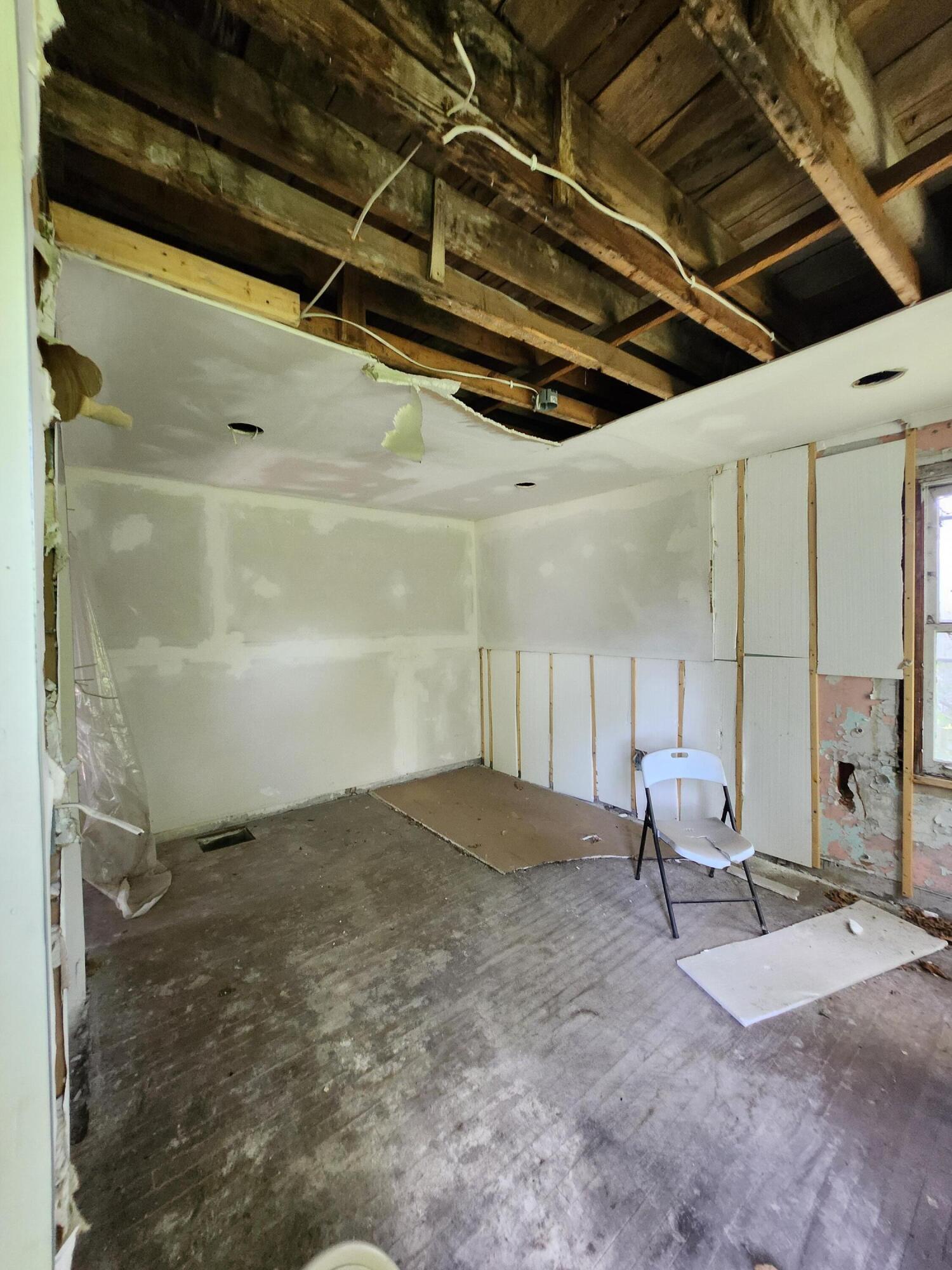 627 Tennessee Street, Gary, IN 46402; Image #21