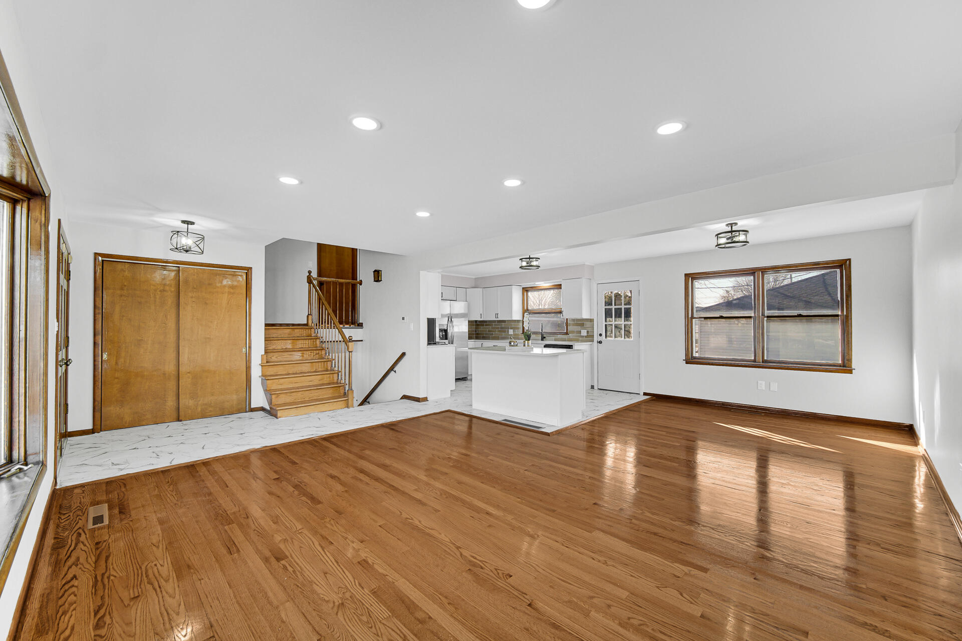 9220 Wildwood Drive, Highland, IN 46322; Image #11