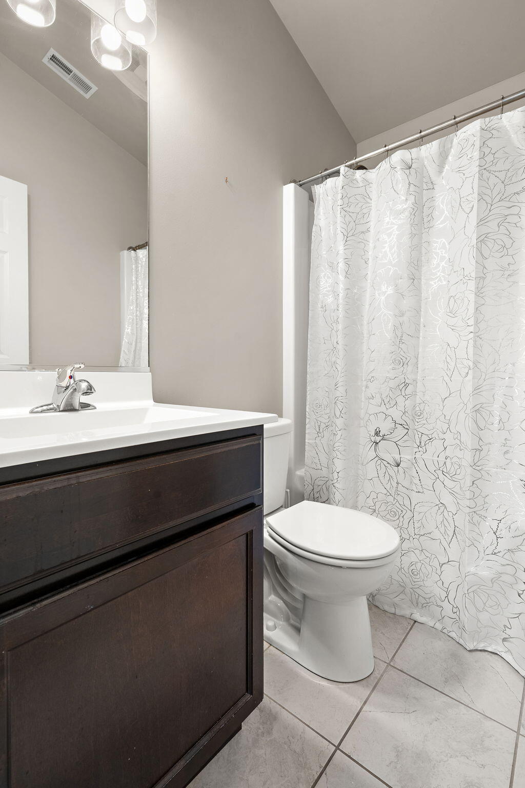 1089 Lakeview Drive, Hobart, IN 46342; Image #15