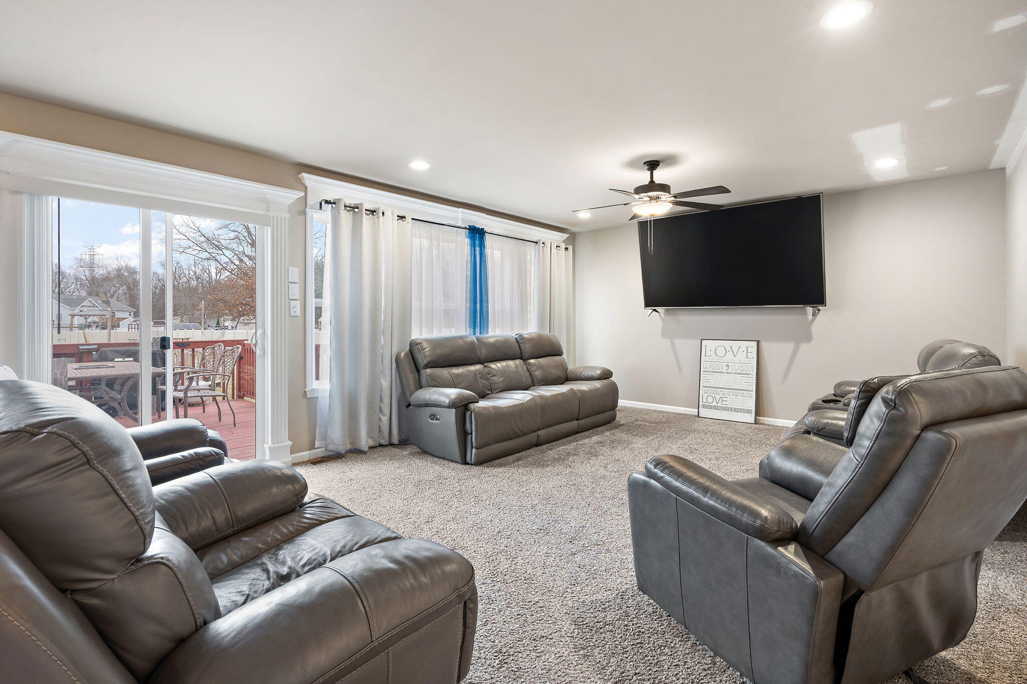 1089 Lakeview Drive, Hobart, IN 46342; Image #8