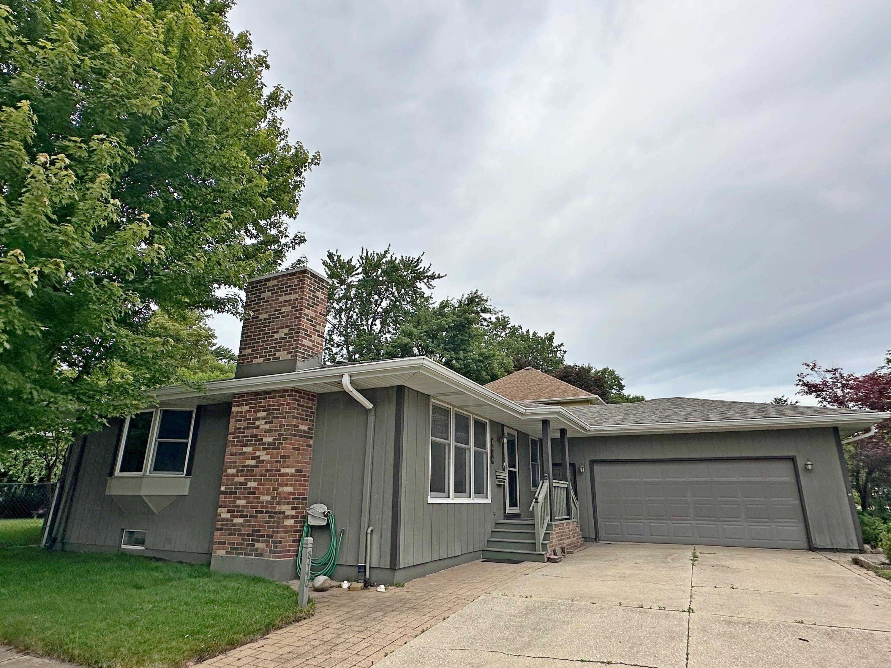 8440 Van Buren Court, Munster, IN 46321; Image #2