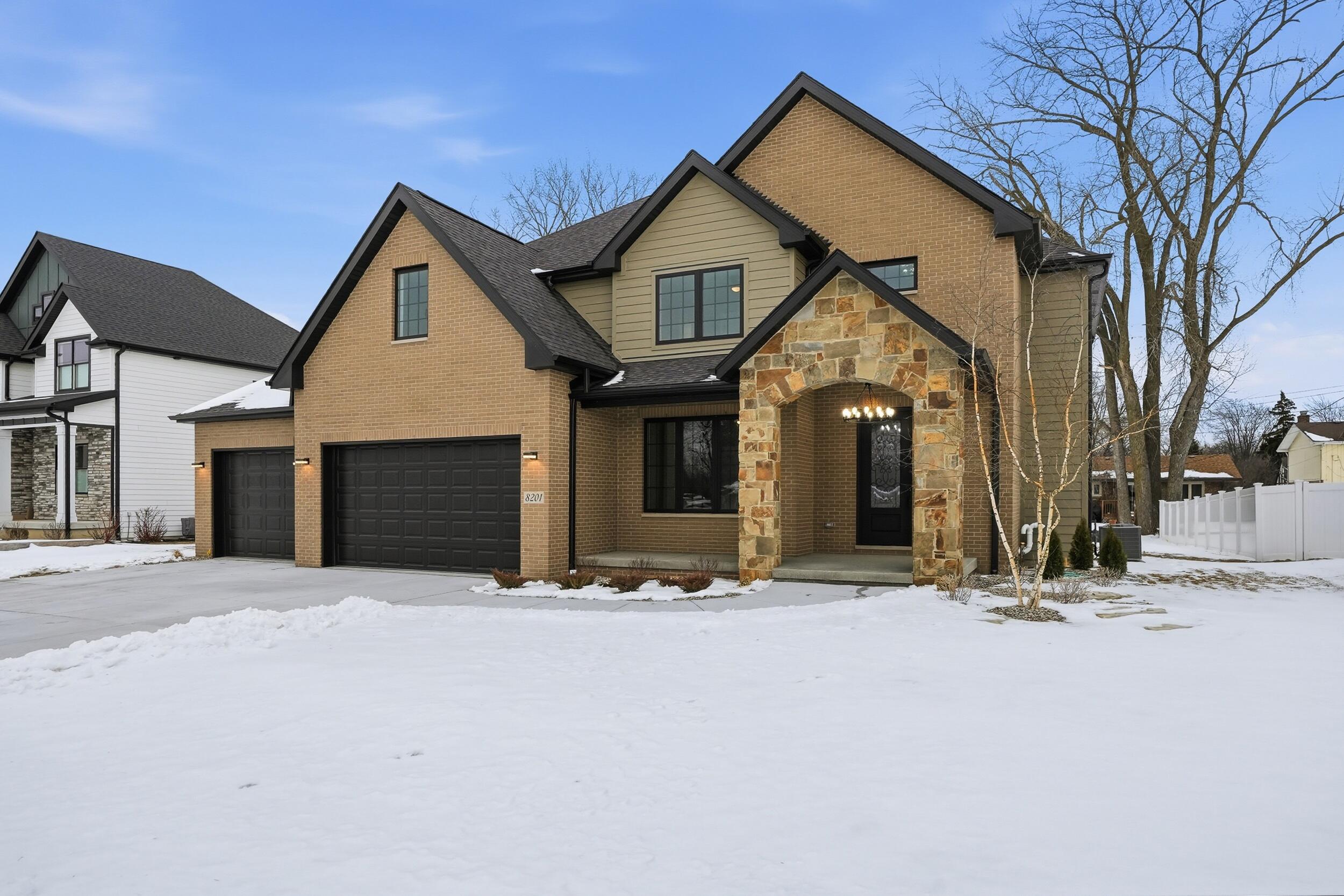 8201 Castle Drive, Munster, IN 46321; Image #2