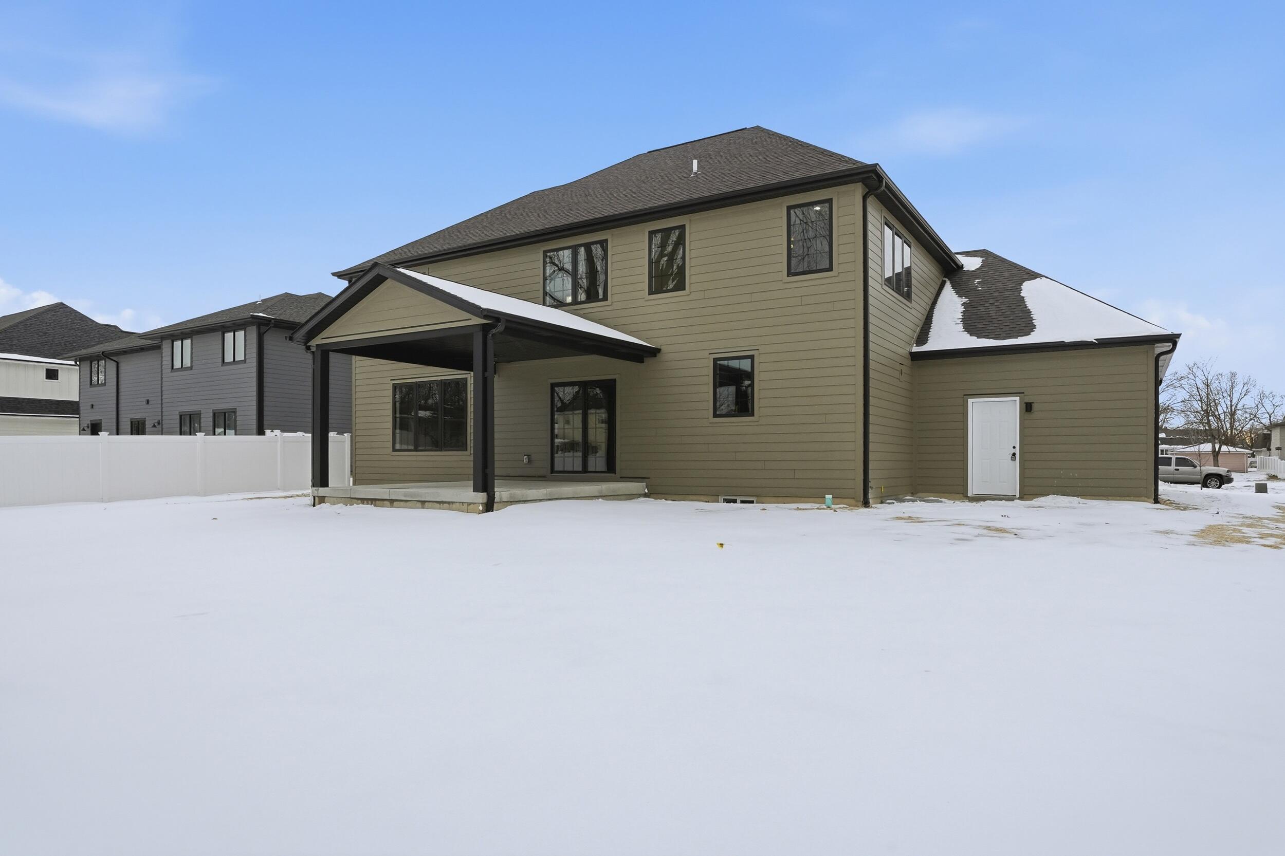 8201 Castle Drive, Munster, IN 46321; Image #5