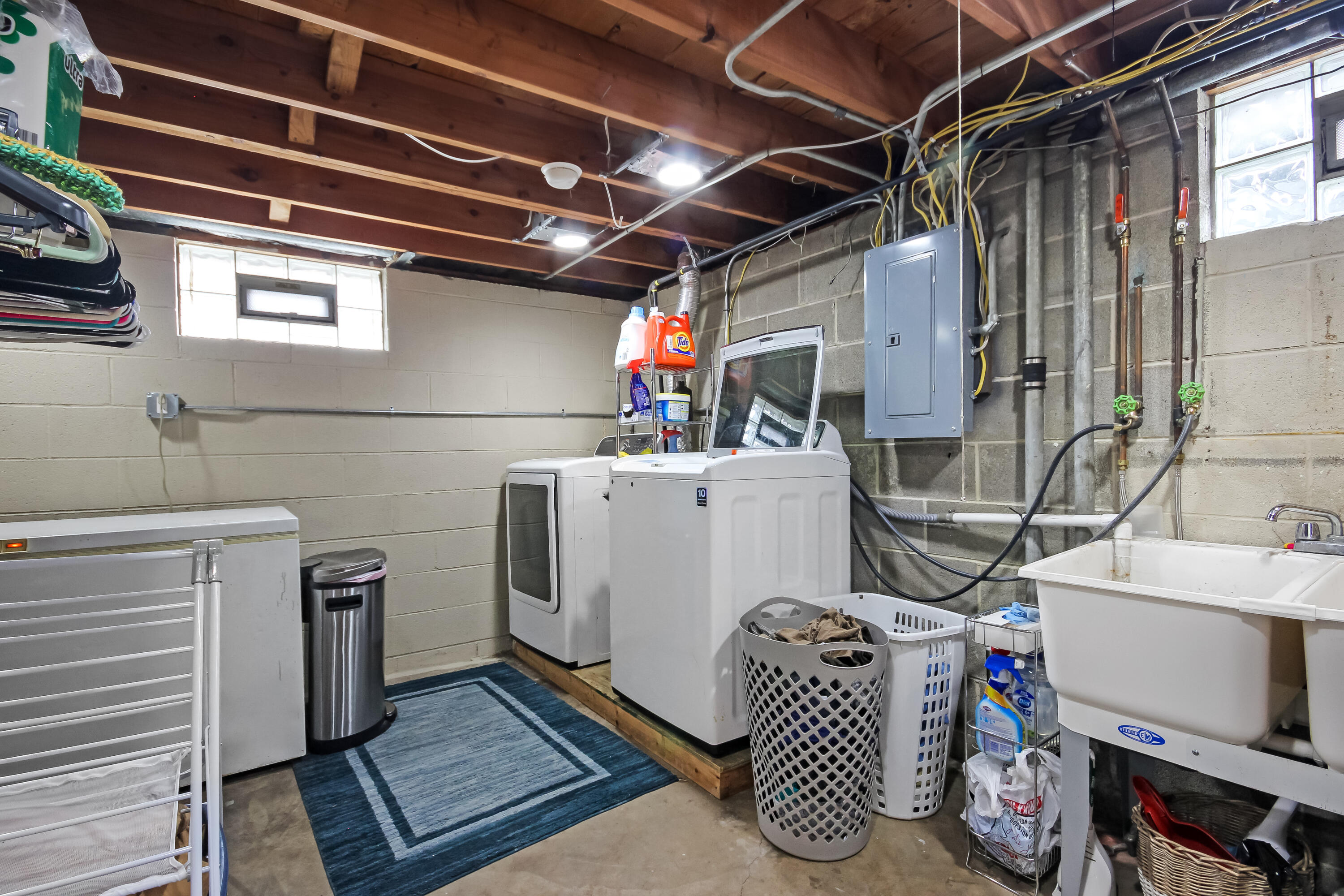 9347 O’day Drive, Highland, IN 46322; Image #17