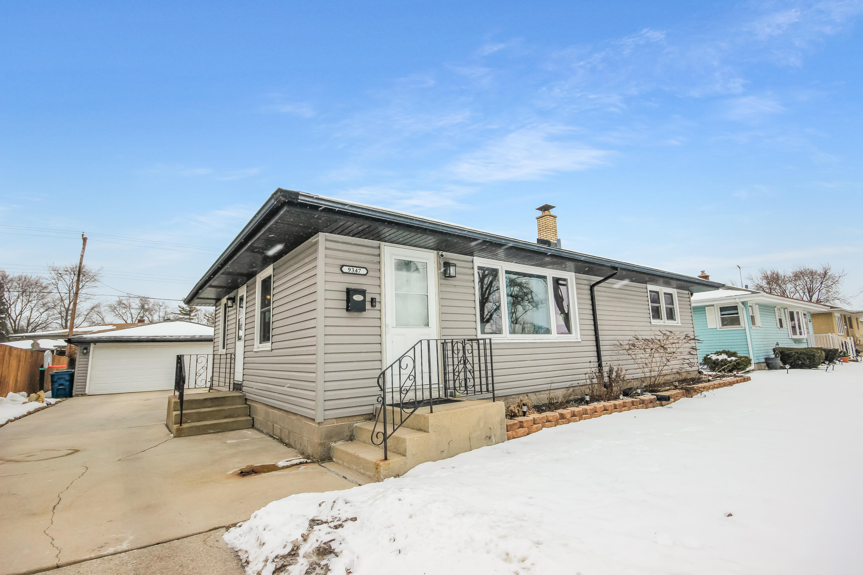 9347 O’day Drive, Highland, IN 46322; Image #2