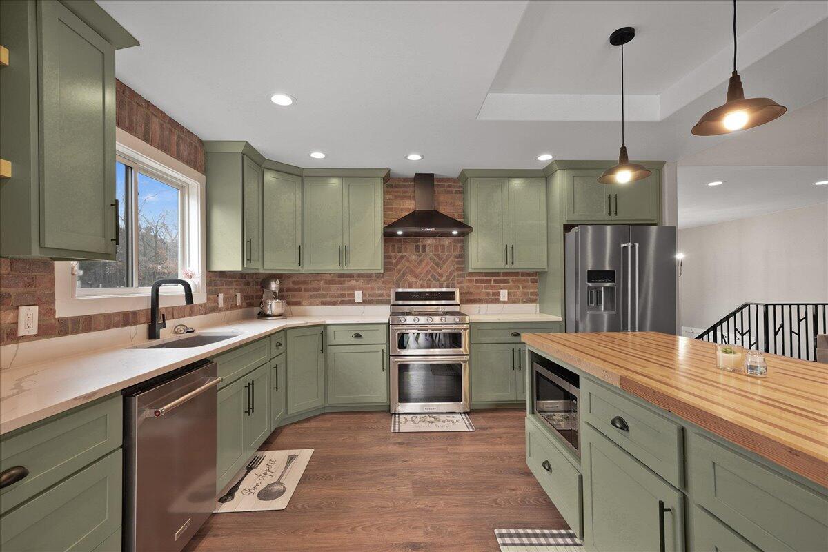 8183 Old Oak Drive, DeMotte, IN 46310; Image #10