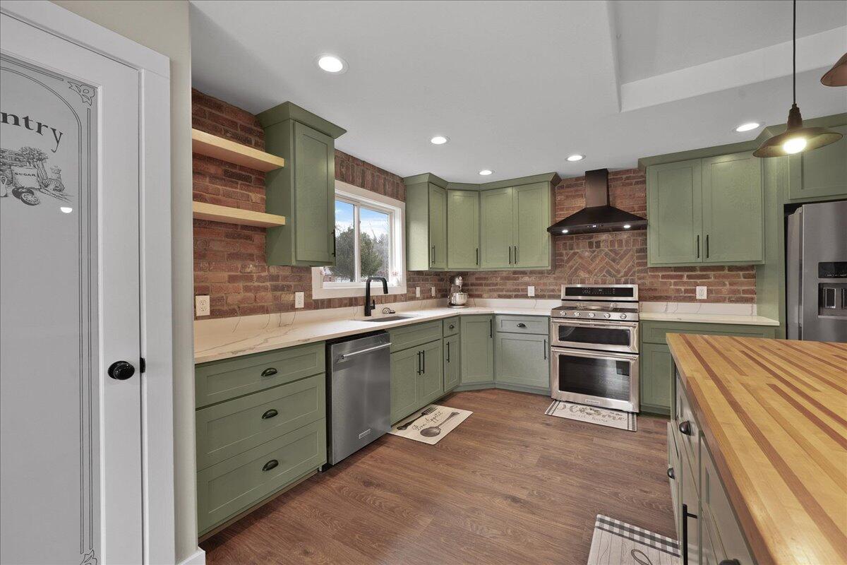8183 Old Oak Drive, DeMotte, IN 46310; Image #12