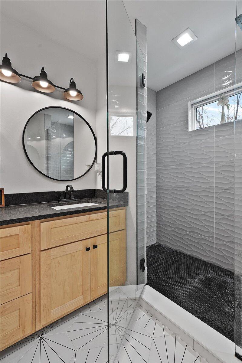 8183 Old Oak Drive, DeMotte, IN 46310; Image #28