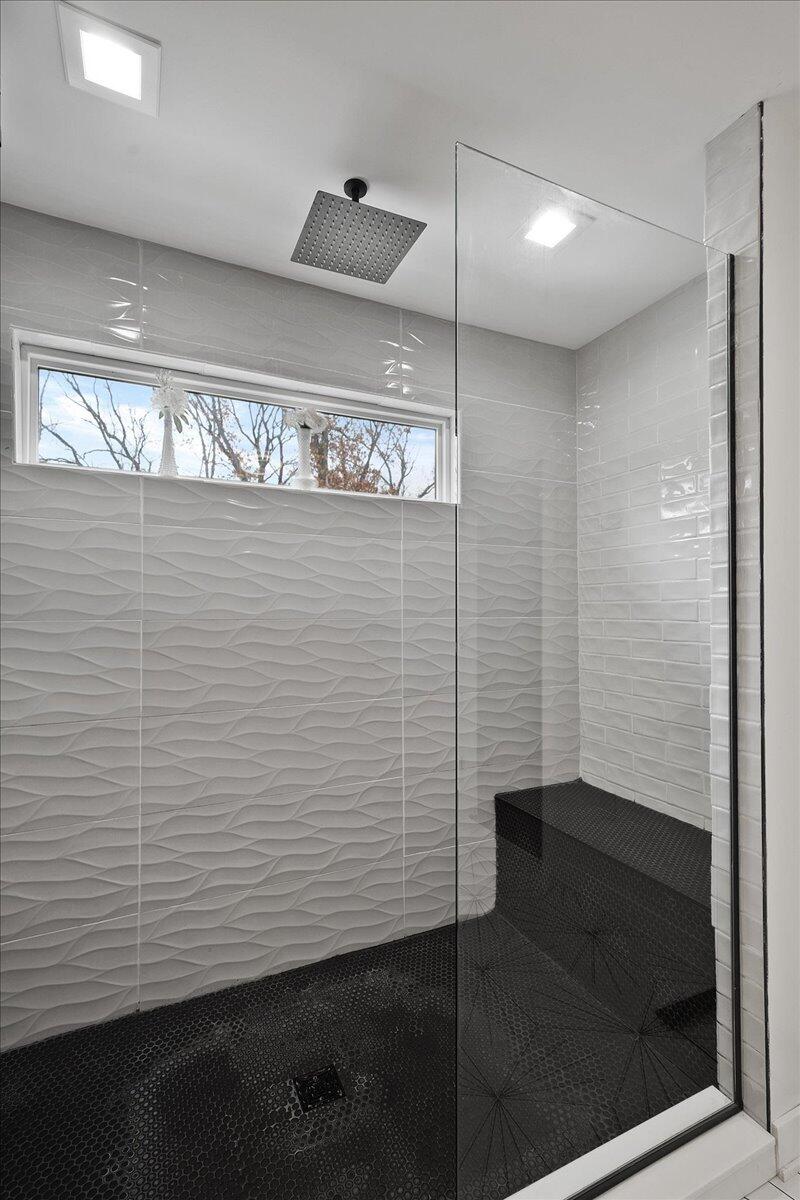 8183 Old Oak Drive, DeMotte, IN 46310; Image #29